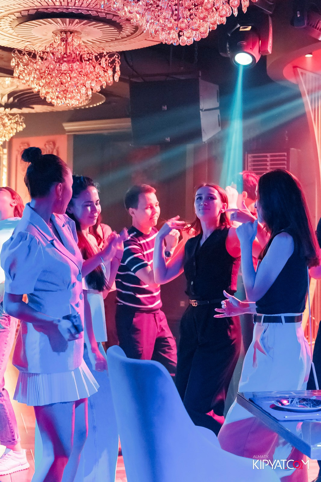 ЗАЯ, НА БИС. КИПЯТКОМ АЛМАТЫ!