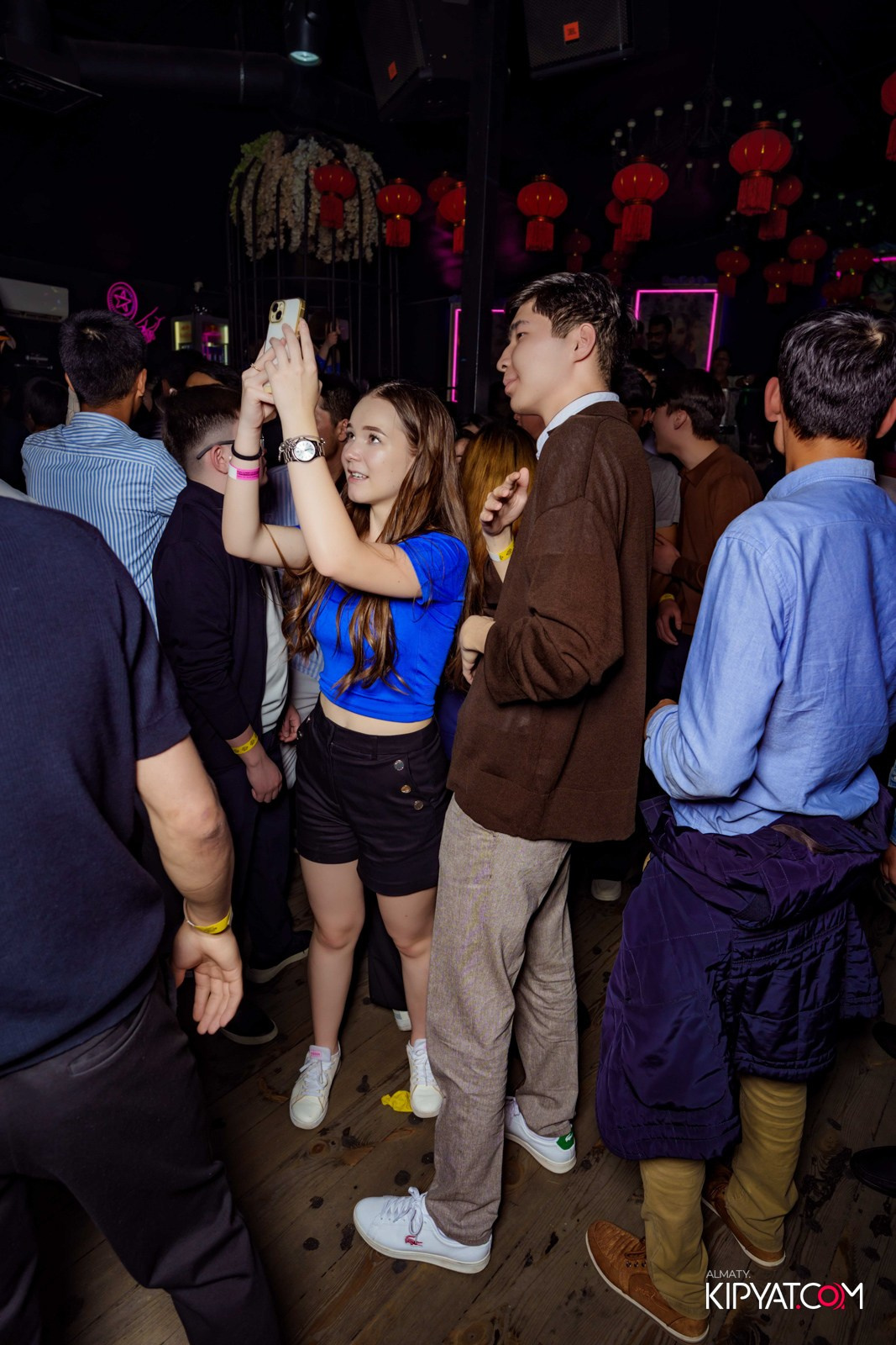 UYAT EMES BAR. КИПЯТКОМ АЛМАТЫ!