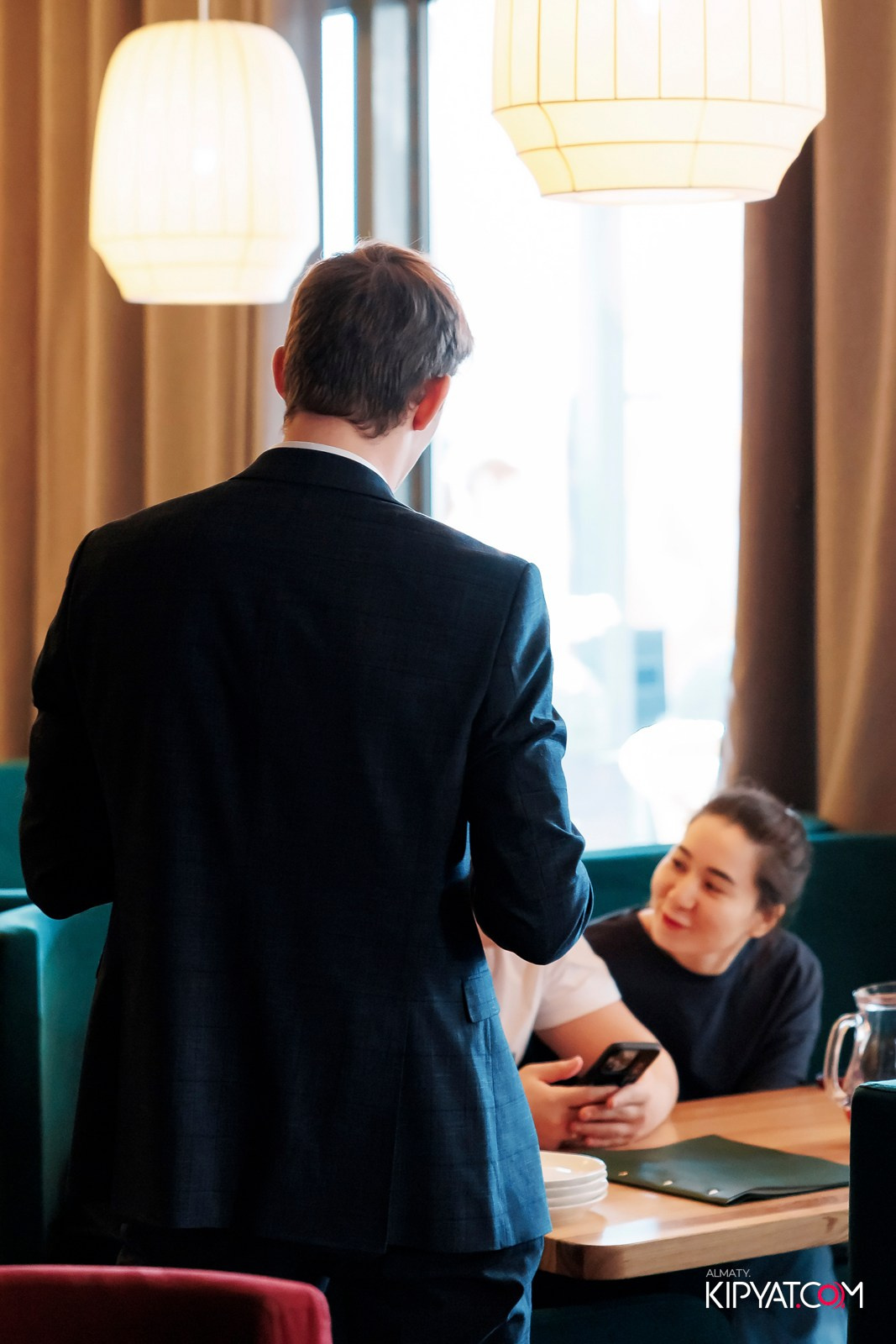 ПИНТА НА СЕЙФУЛЛИНА. КИПЯТКОМ АЛМАТЫ! Фотосъемка мероприятий в Алматы