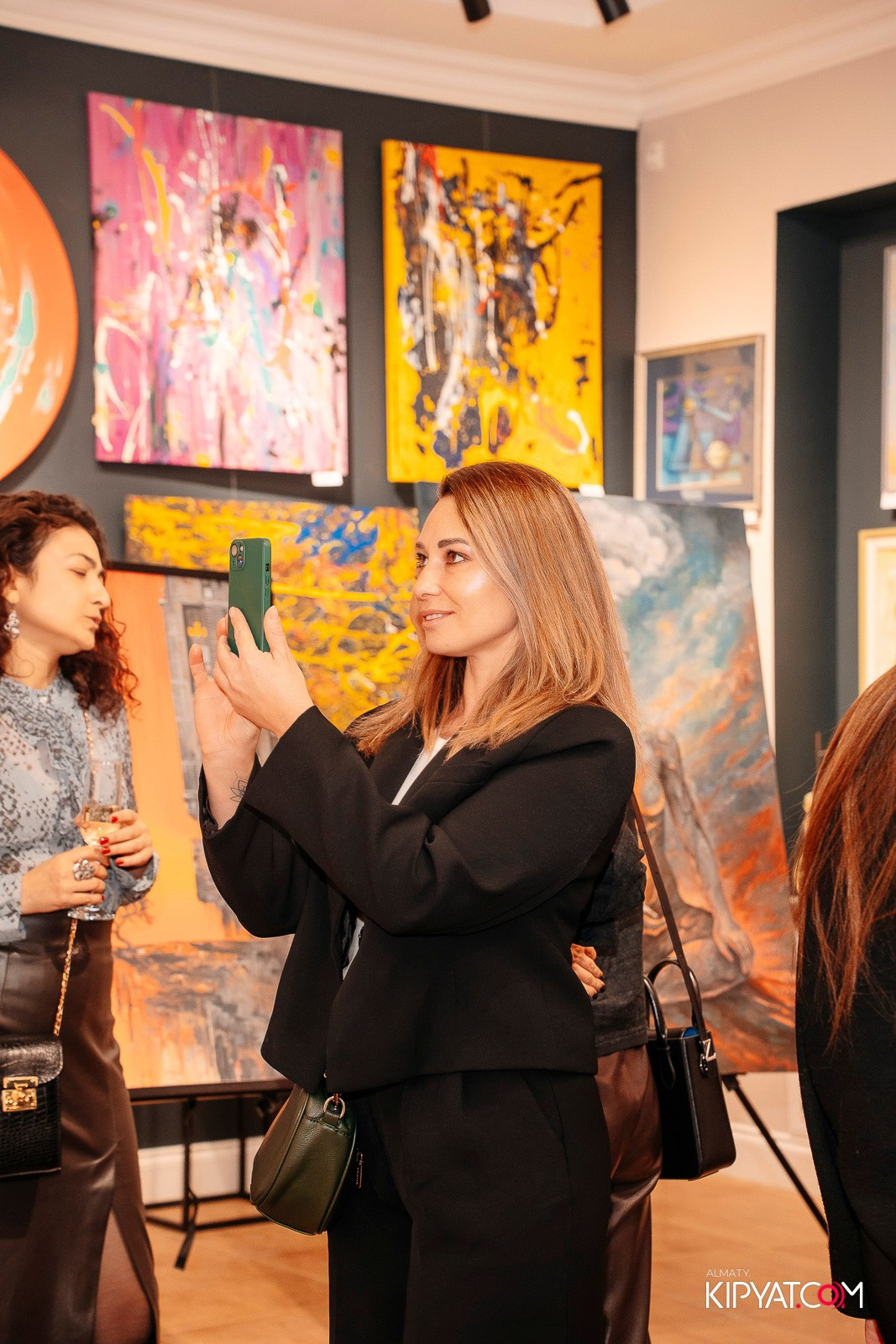 ОТКРЫТИЕ ХУДОЖЕСТВЕННОЙ ГАЛЕРЕИ ETNA ART LAB. КИПЯТКОМ АЛМАТЫ! Фотосъемка мероприятий в Алматы