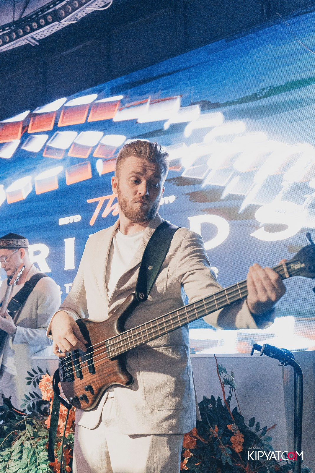 FRIENDS BAR & TERRACE. КИПЯТКОМ АЛМАТЫ!