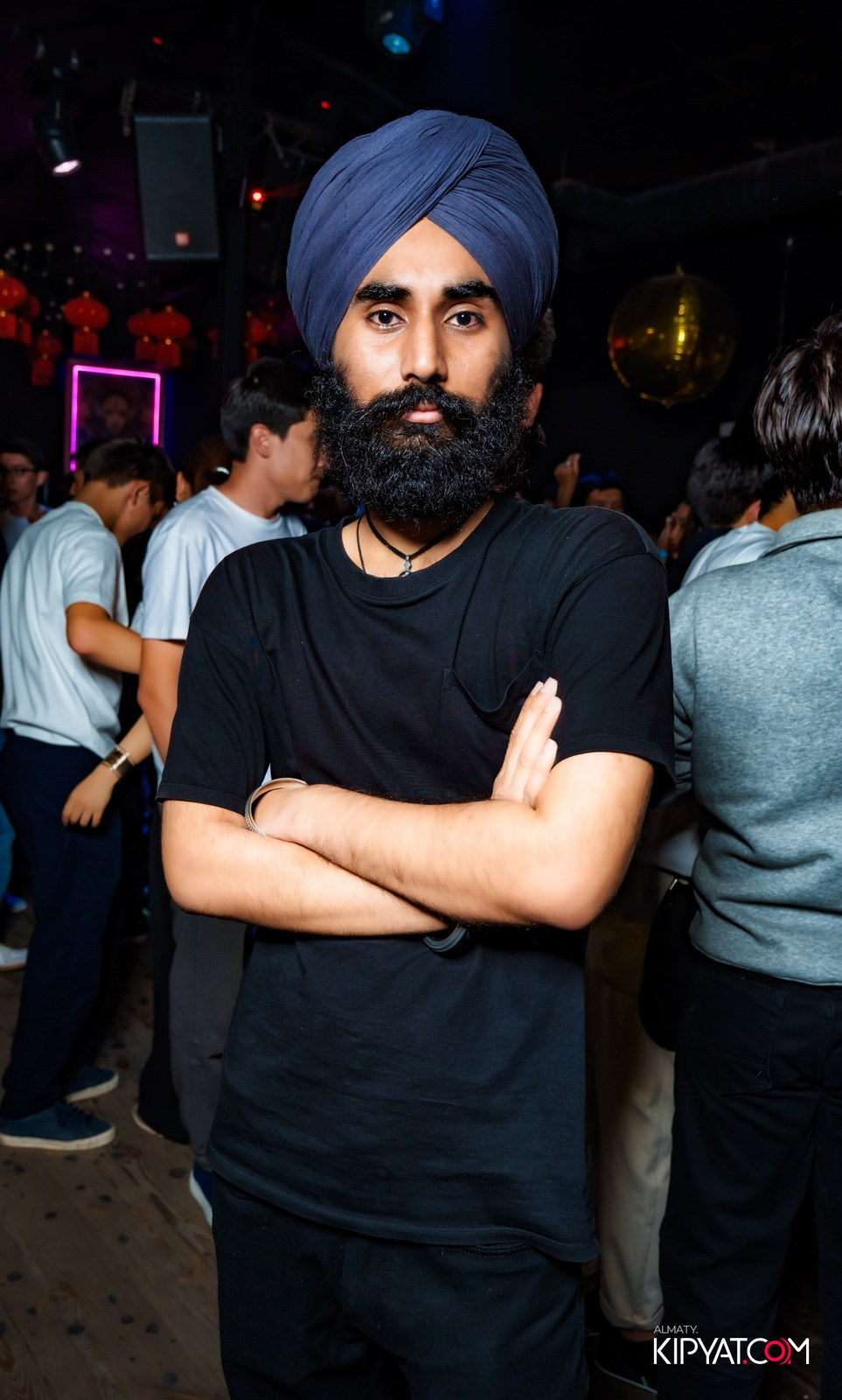 UYAT EMES BAR. КИПЯТКОМ АЛМАТЫ!