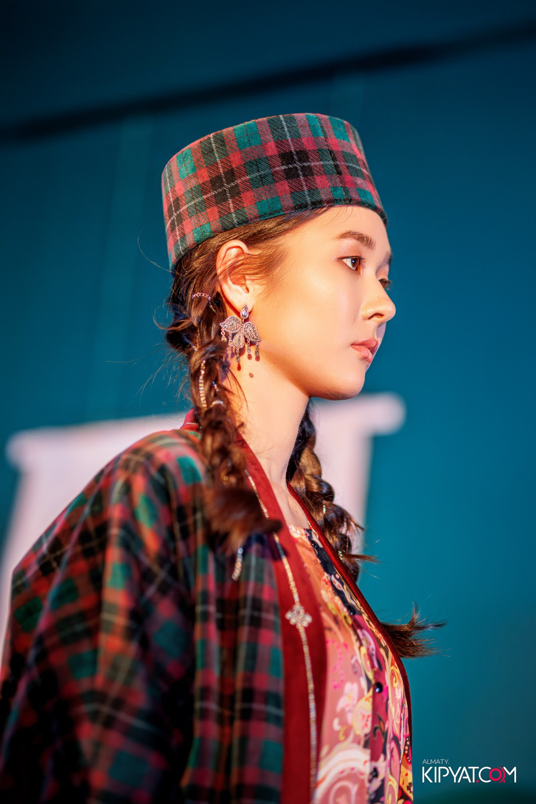 FASHION ПОКАЗ, КАЗАХСКОЙ НАЦИОНАЛЬНОЙ ОДЕЖДЫ. КИПЯТКОМ АЛМАТЫ!