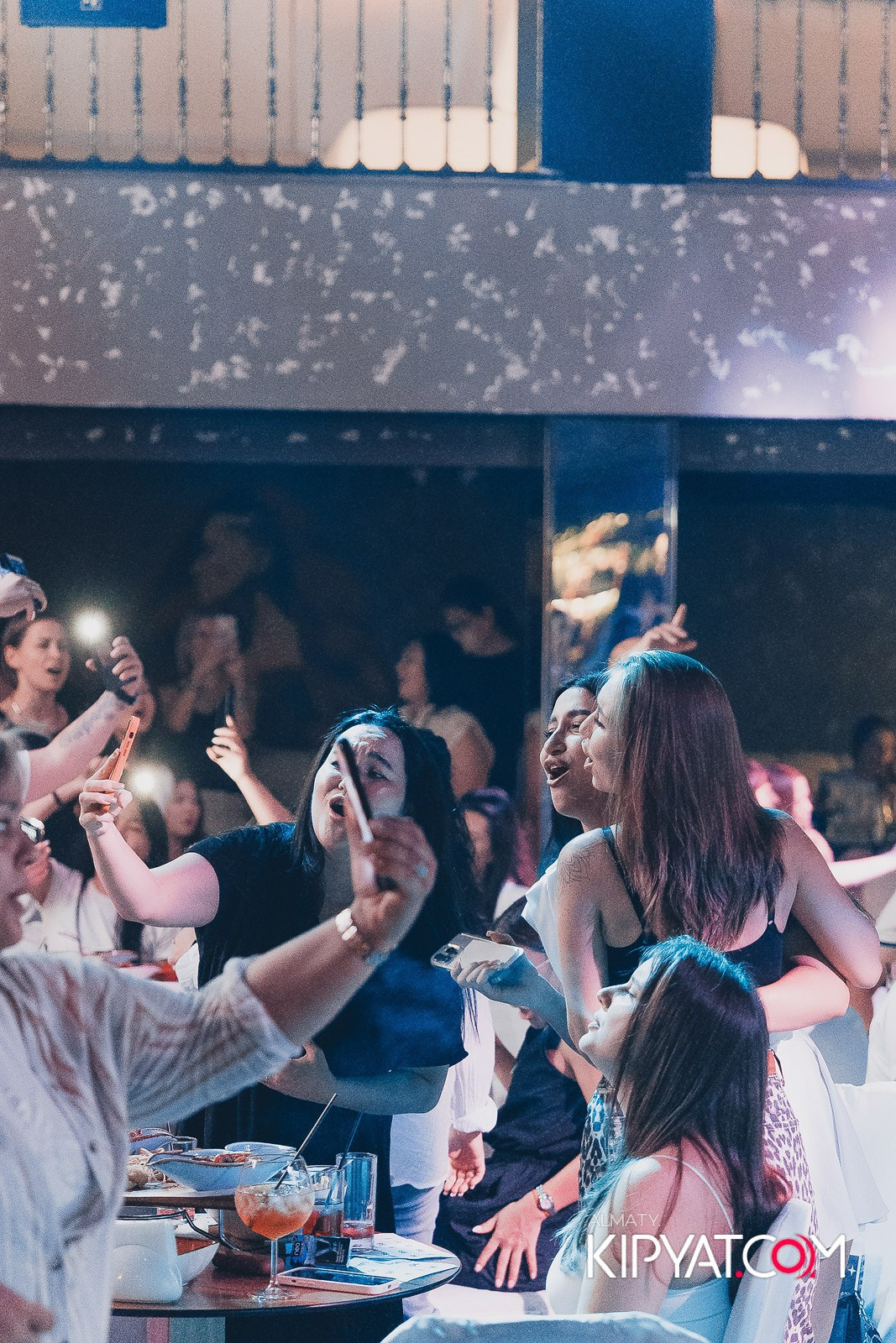 МУЗЫКАЛЬНОЕ ЛОТО В HIT RETRO. КИПЯТКОМ АЛМАТЫ!