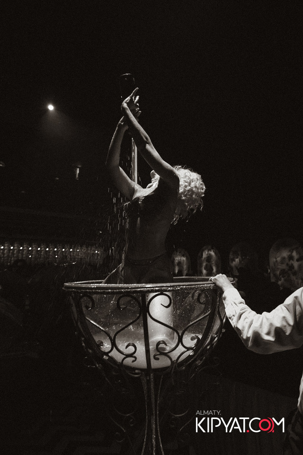 QUEEN. КИПЯТКОМ АЛМАТЫ!