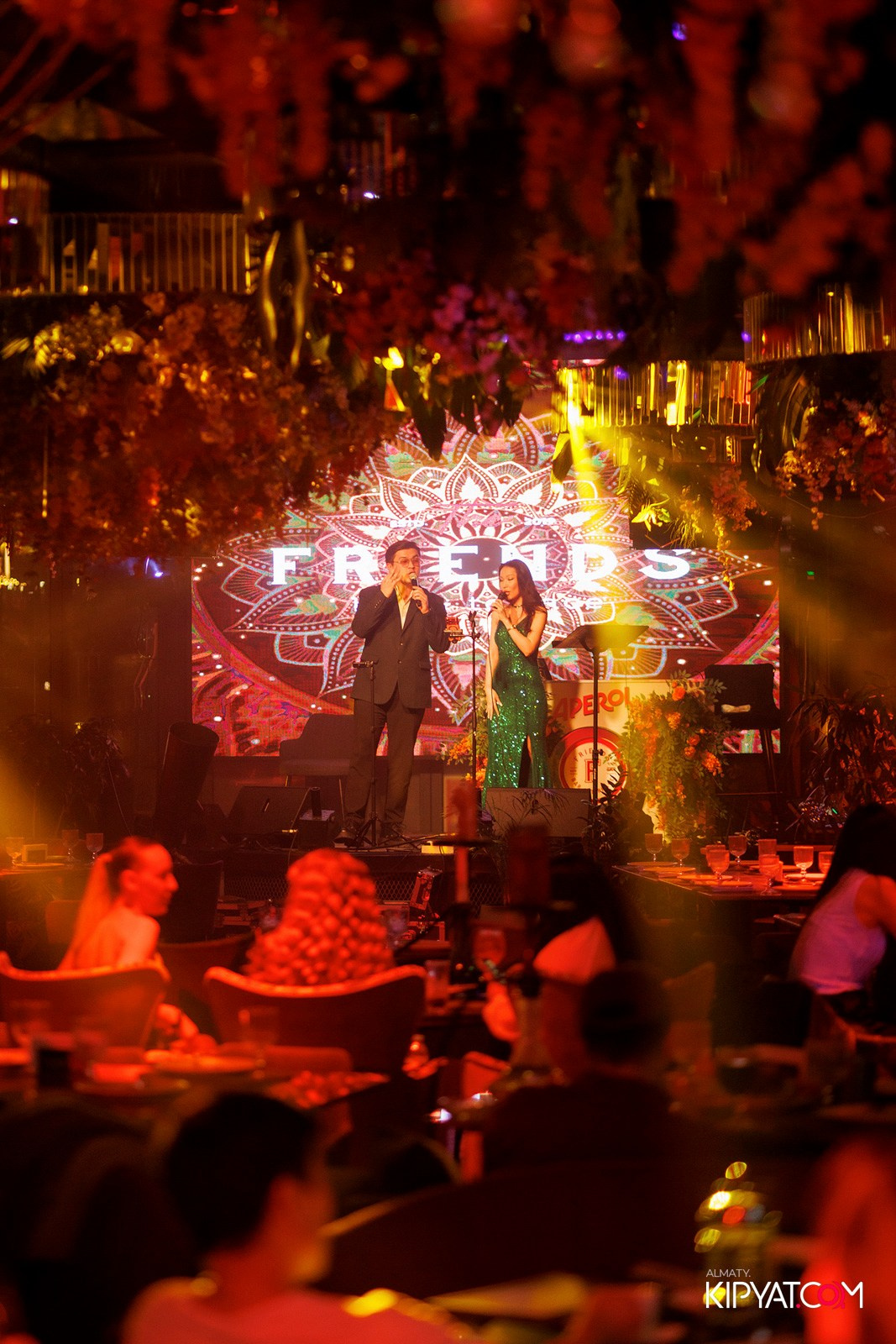 FRIENDS BAR & TERRACE. КИПЯТКОМ АЛМАТЫ! Фотосъемка мероприятий в Алматы