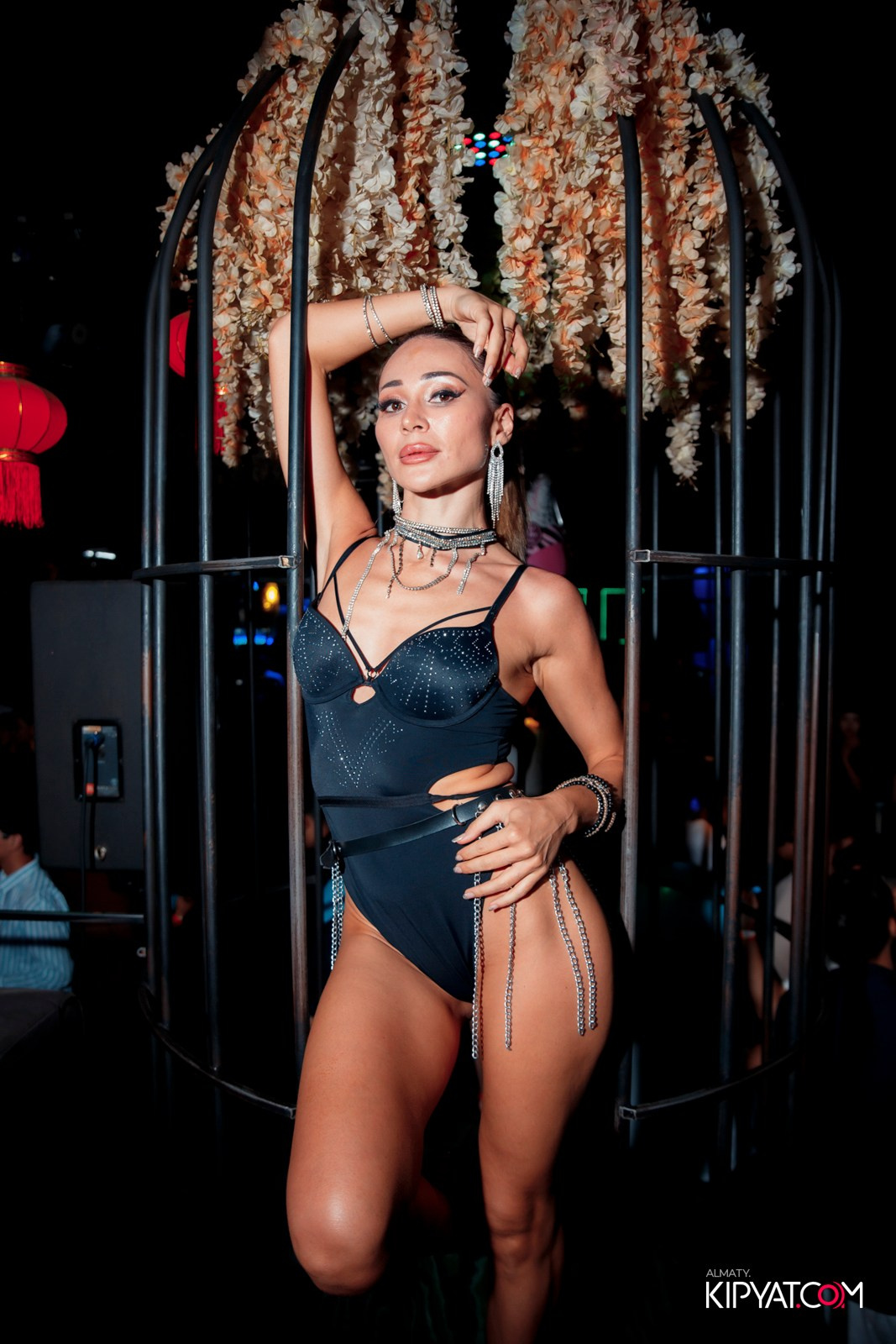 UYAT EMES BAR. КИПЯТКОМ АЛМАТЫ!