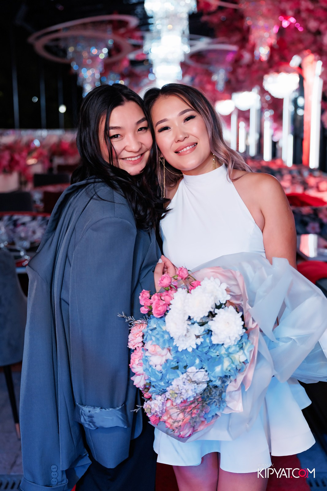 ЗАЯ, НА БИС. КИПЯТКОМ АЛМАТЫ!