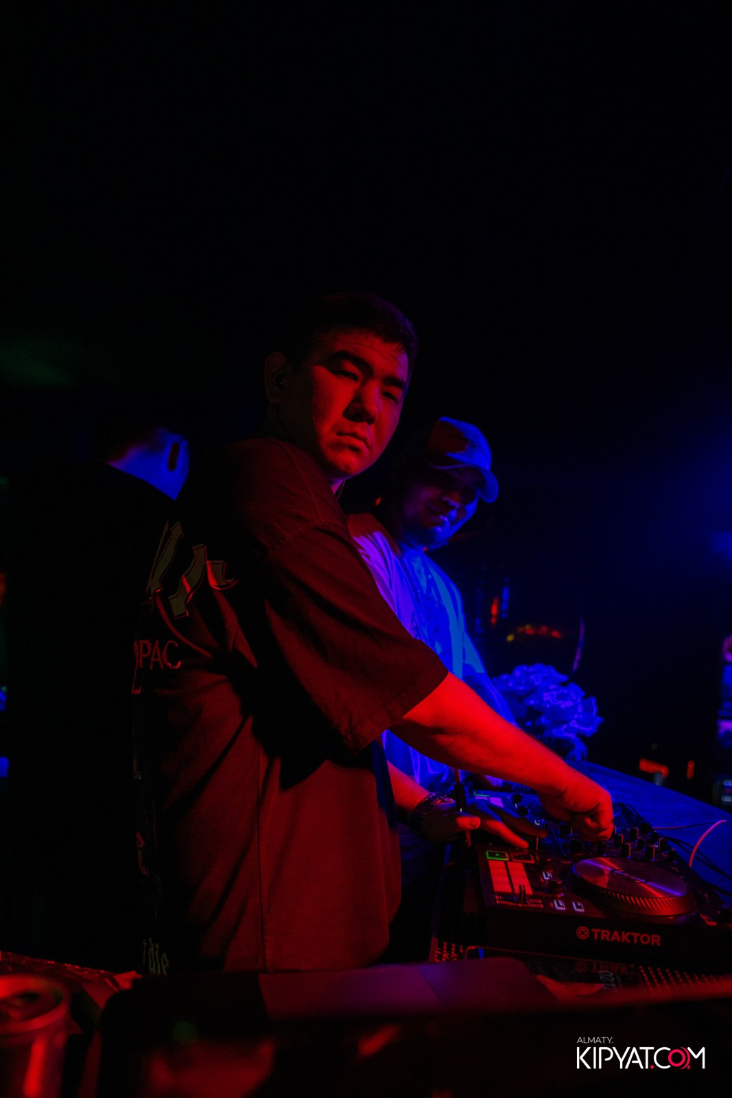 UYAT EMES BAR. КИПЯТКОМ АЛМАТЫ!