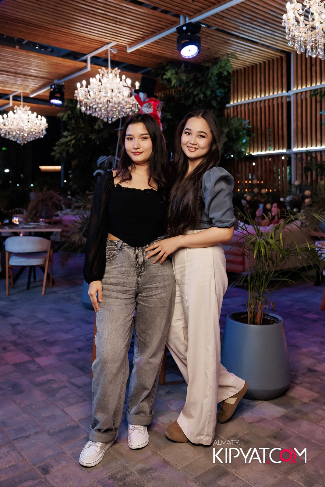 FRIENDS BAR & TERRACE. КИПЯТКОМ АЛМАТЫ!