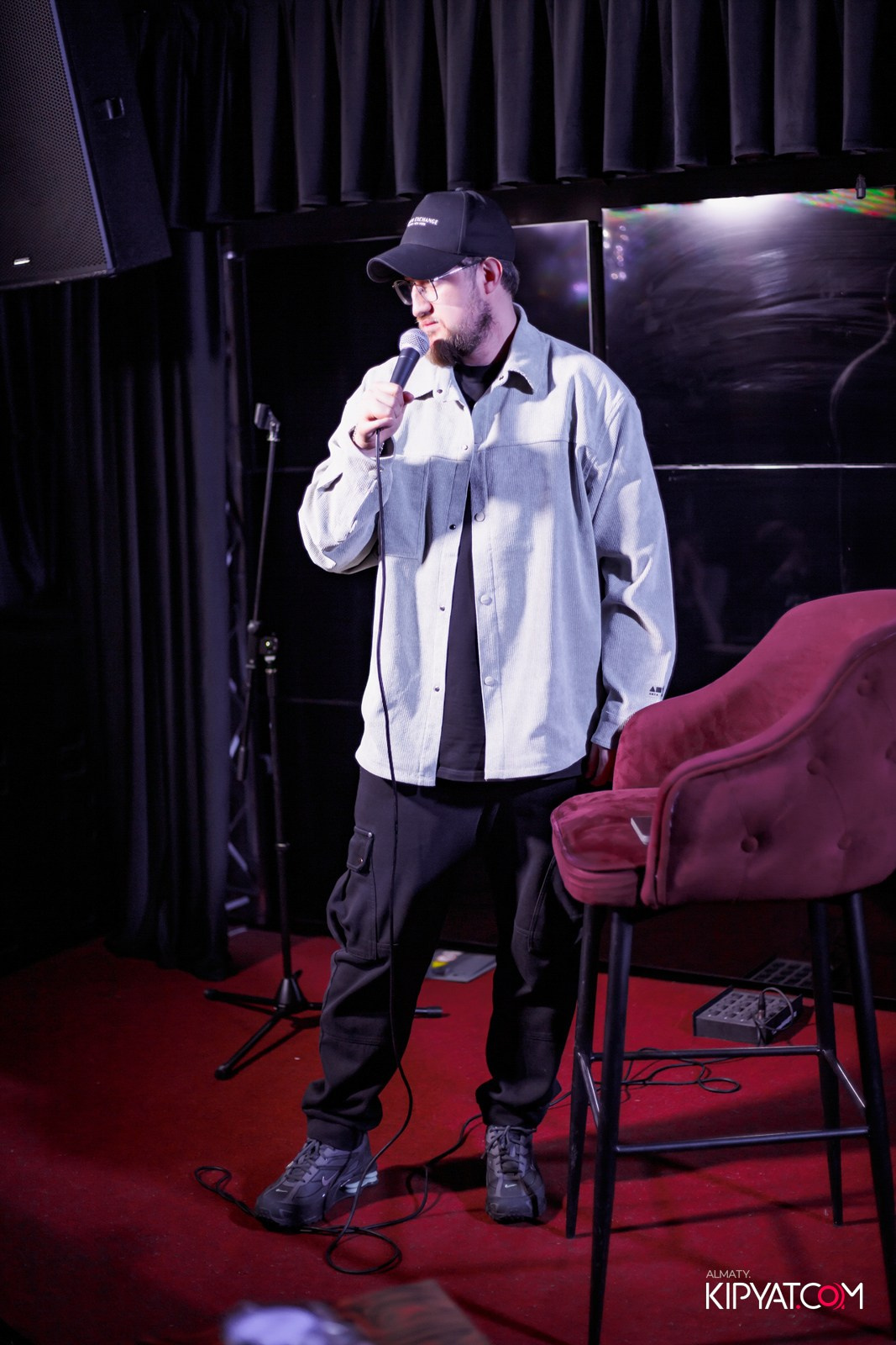 STAND UP КОНЦЕРТ АЛЕКСАНДРА МЕРКУЛЬ ESTATE KARAOKE BAR. КИПЯТКОМ АЛМАТЫ! Фотосъемка мероприятий в Алматы