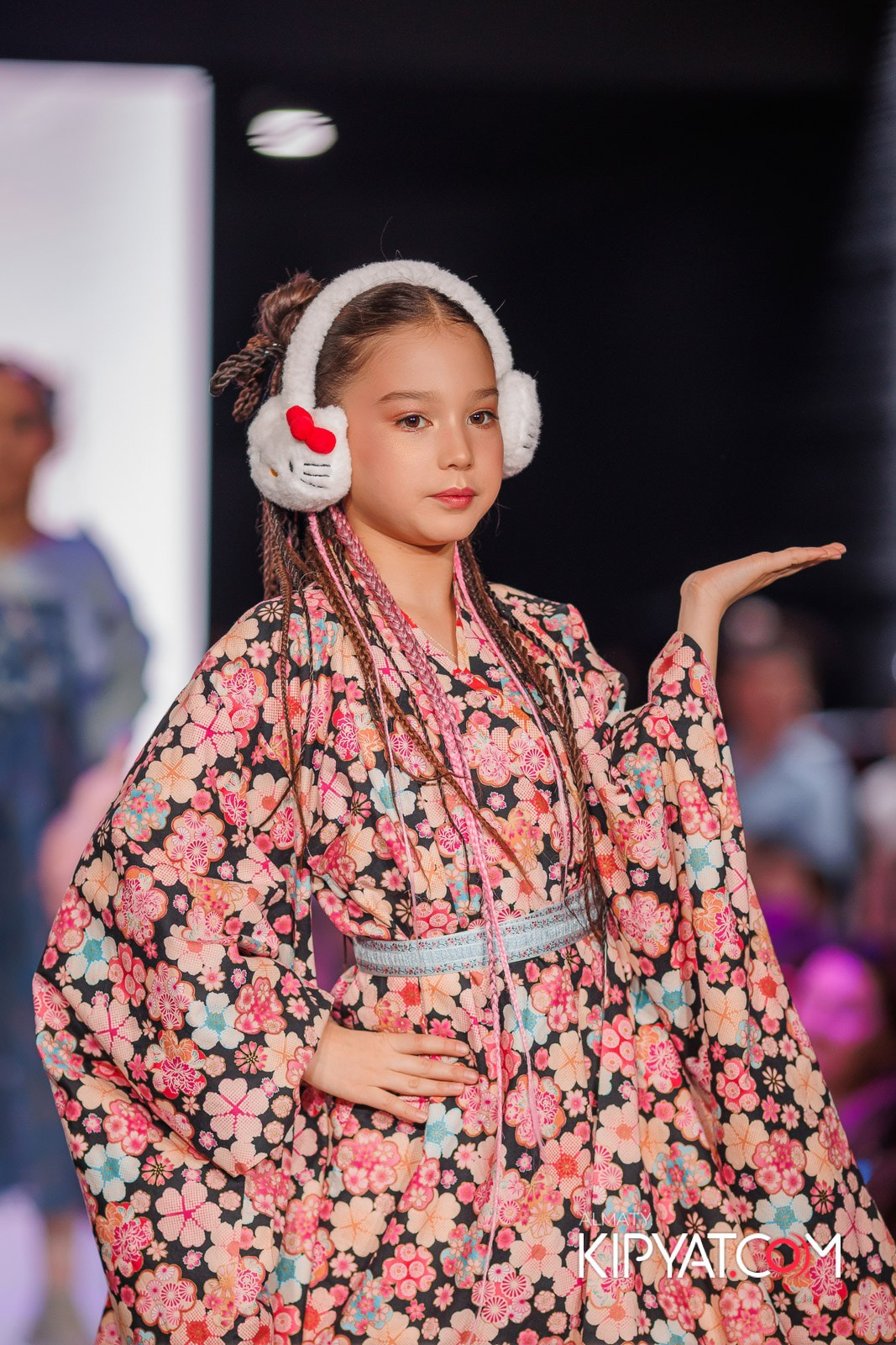 JUNIOR MODELS SHOW В РАМКАХ БЛАГОТВОРИТЕЛЬНОГО ПРОЕКТА МОДА ЗА СЧАСТЬЕ ДЕТЕЙ. КИПЯТКОМ АЛМАТЫ!