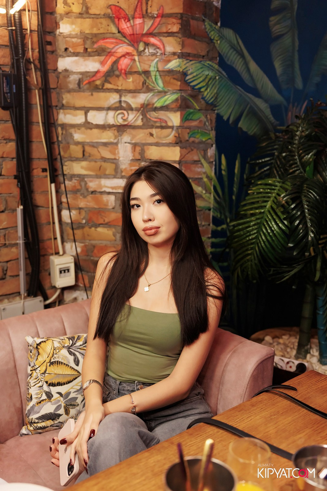 OLOVO BAR НА САТПАЕВА. КИПЯТКОМ АЛМАТЫ! Фотосъемка мероприятий в Алматы