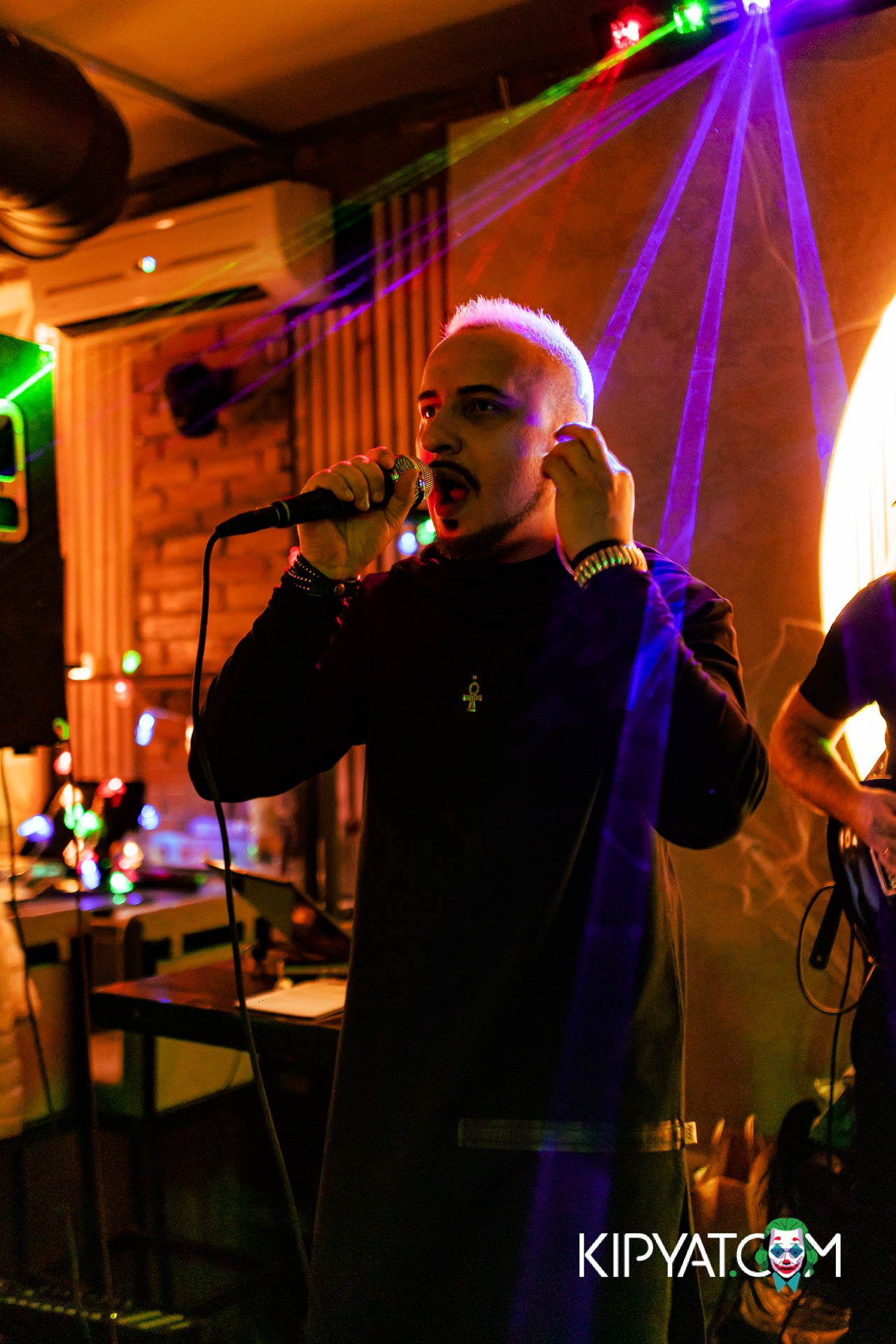 ПИНТА НА АУЭЗОВА. КИПЯТКОМ АЛМАТЫ!