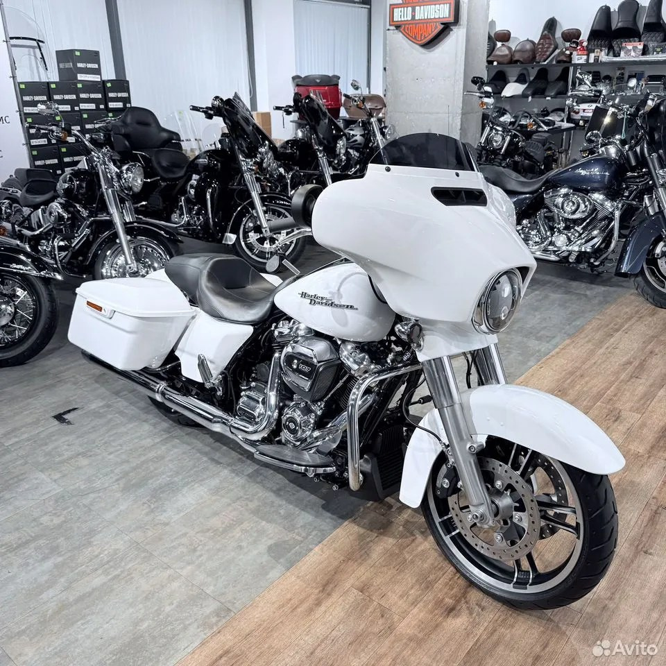 2017 Street Glide 107 АВS Сrushed Ice Реarl (VIN 5НD***4788). Hello Davidson, Москва. Только хорошие мотоциклы…