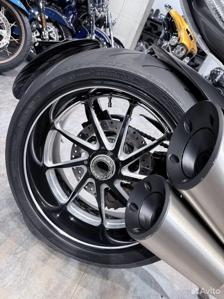 Купить 2015 Ducati Diavel Red Carbon — подробнее на сайте. Hello Davidson, Москва. Только хорошие мотоциклы…