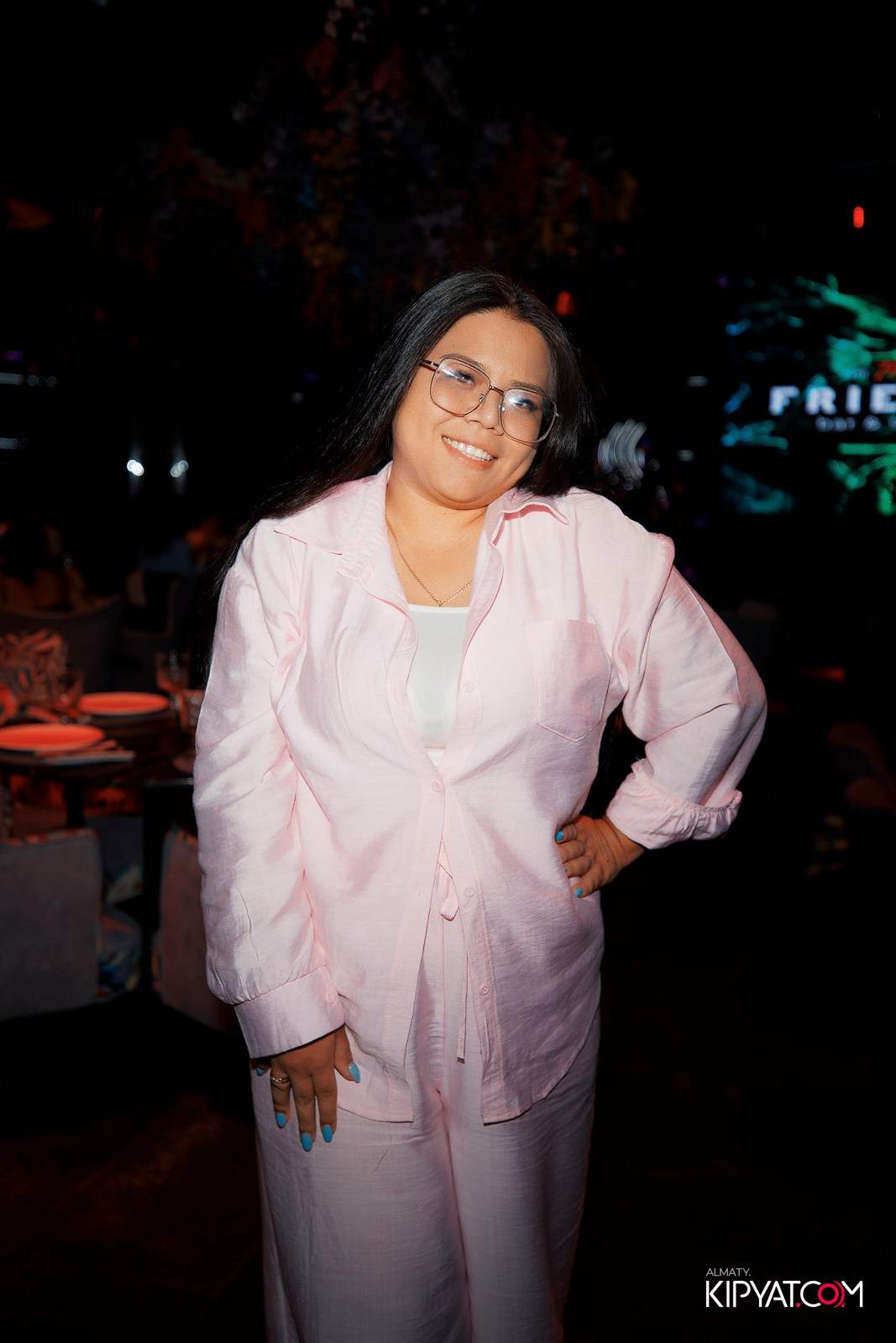 FRIENDS BAR & TERRACE. КИПЯТКОМ АЛМАТЫ!