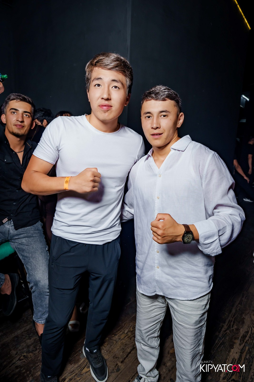 UYAT EMES BAR. КИПЯТКОМ АЛМАТЫ!