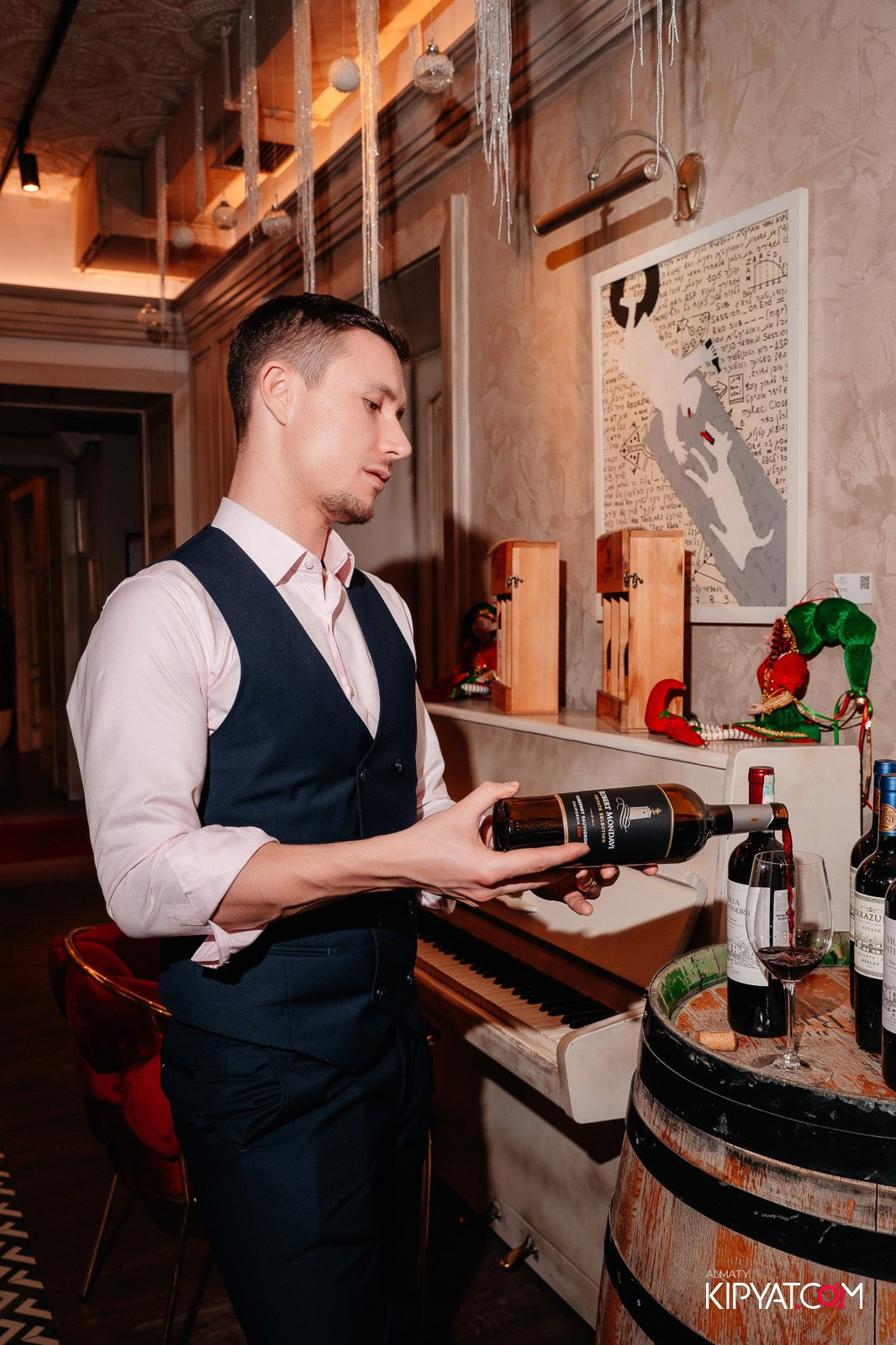 LAUREATE GRAND CAFÉ. КИПЯТКОМ АЛМАТЫ!