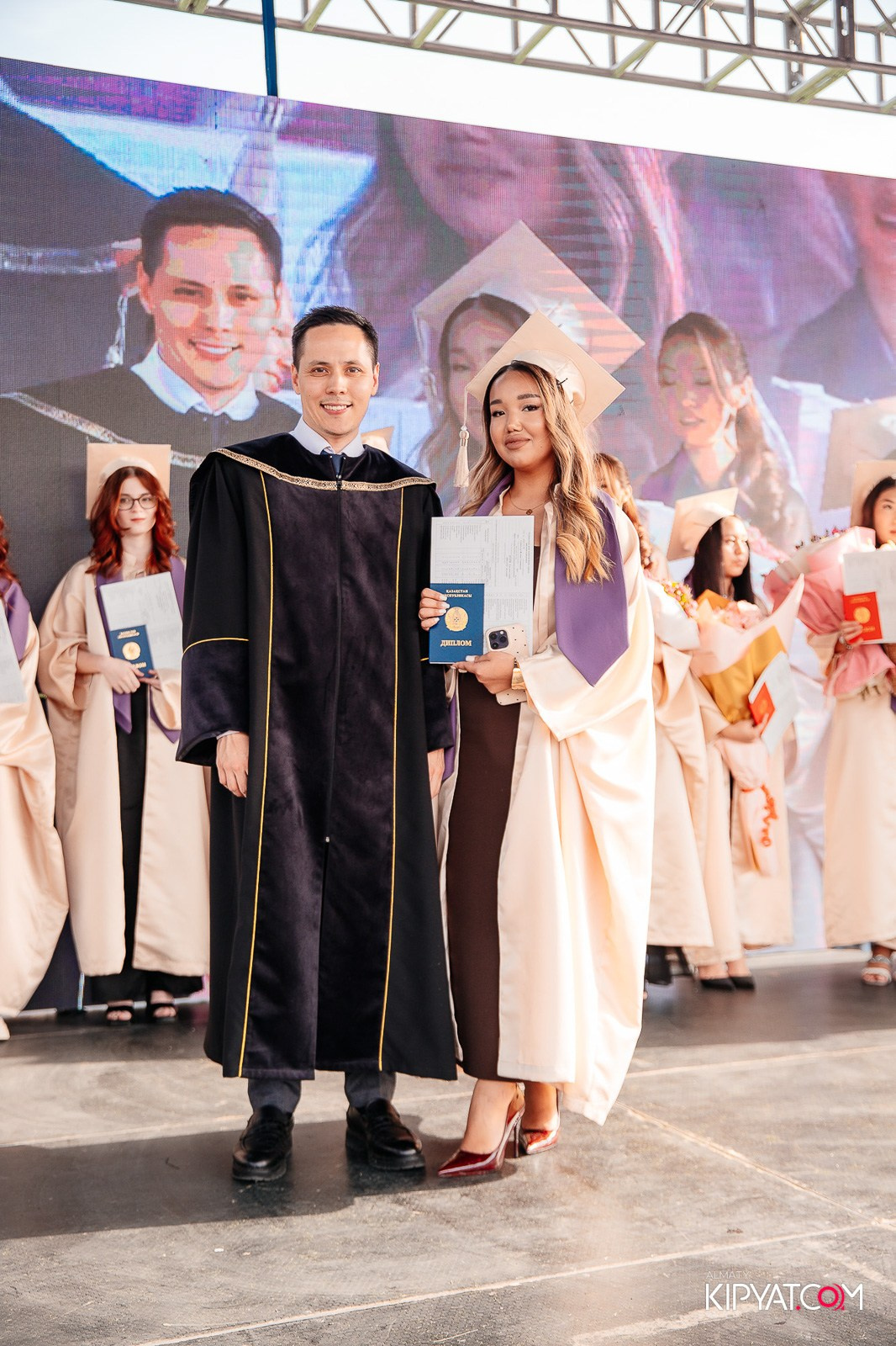 ВРУЧЕНИЕ ДИПЛОМОВ — НАРХОЗ КОЛЛЕДЖ. Part 3. КИПЯТКОМ АЛМАТЫ!