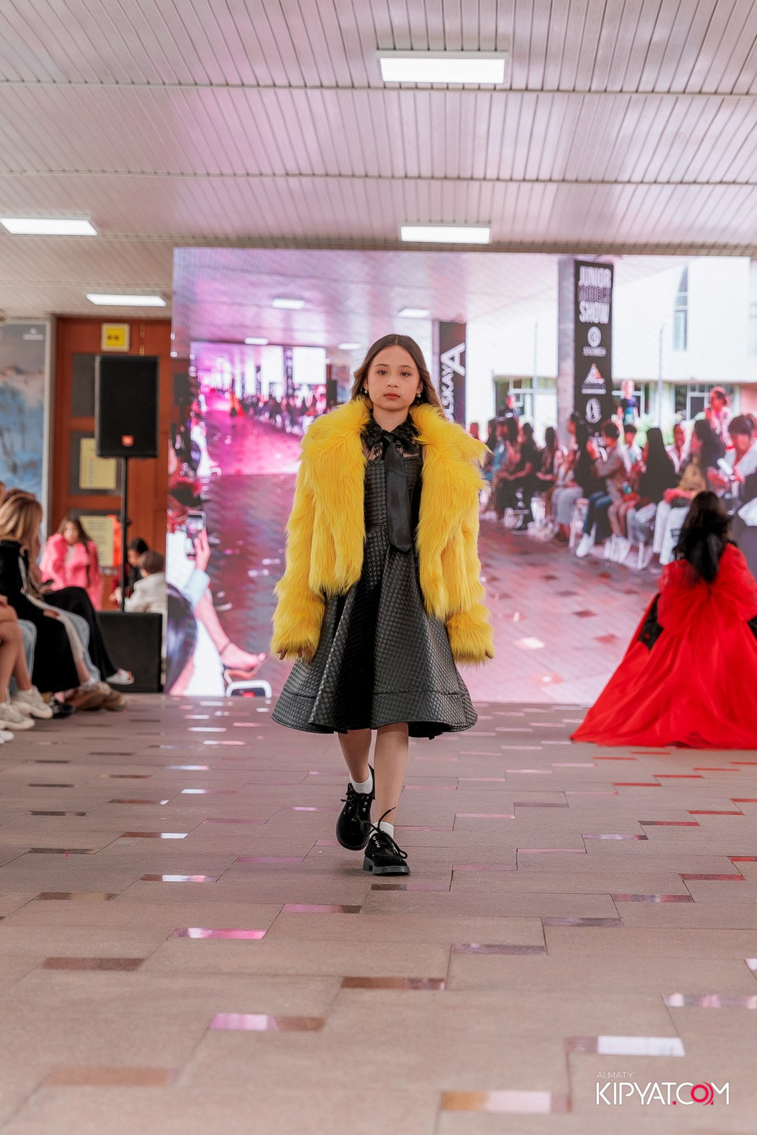 JUNIOR FASHION SHOW. КИПЯТКОМ АЛМАТЫ!