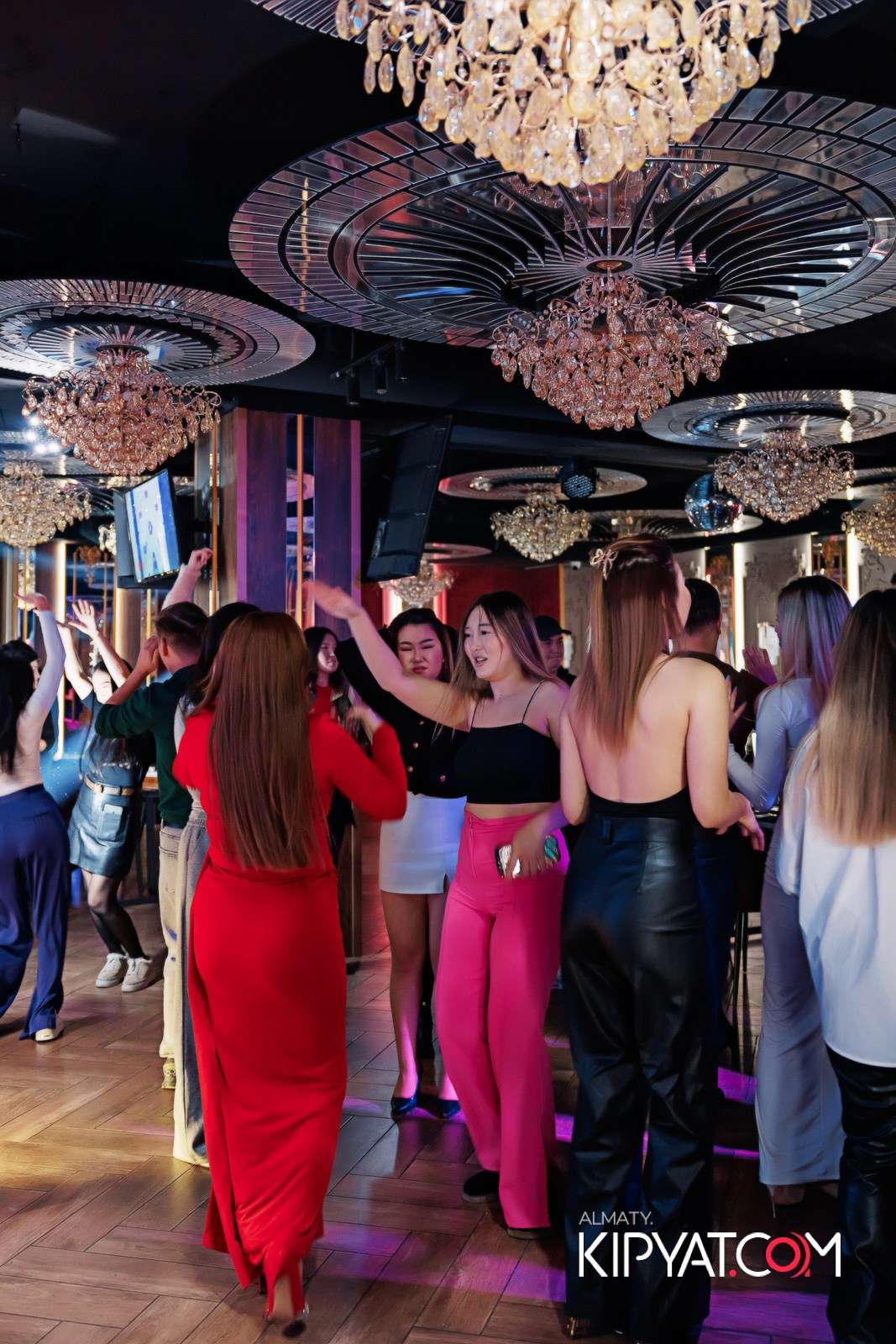 ЗАЯ, НА БИС. КИПЯТКОМ АЛМАТЫ!