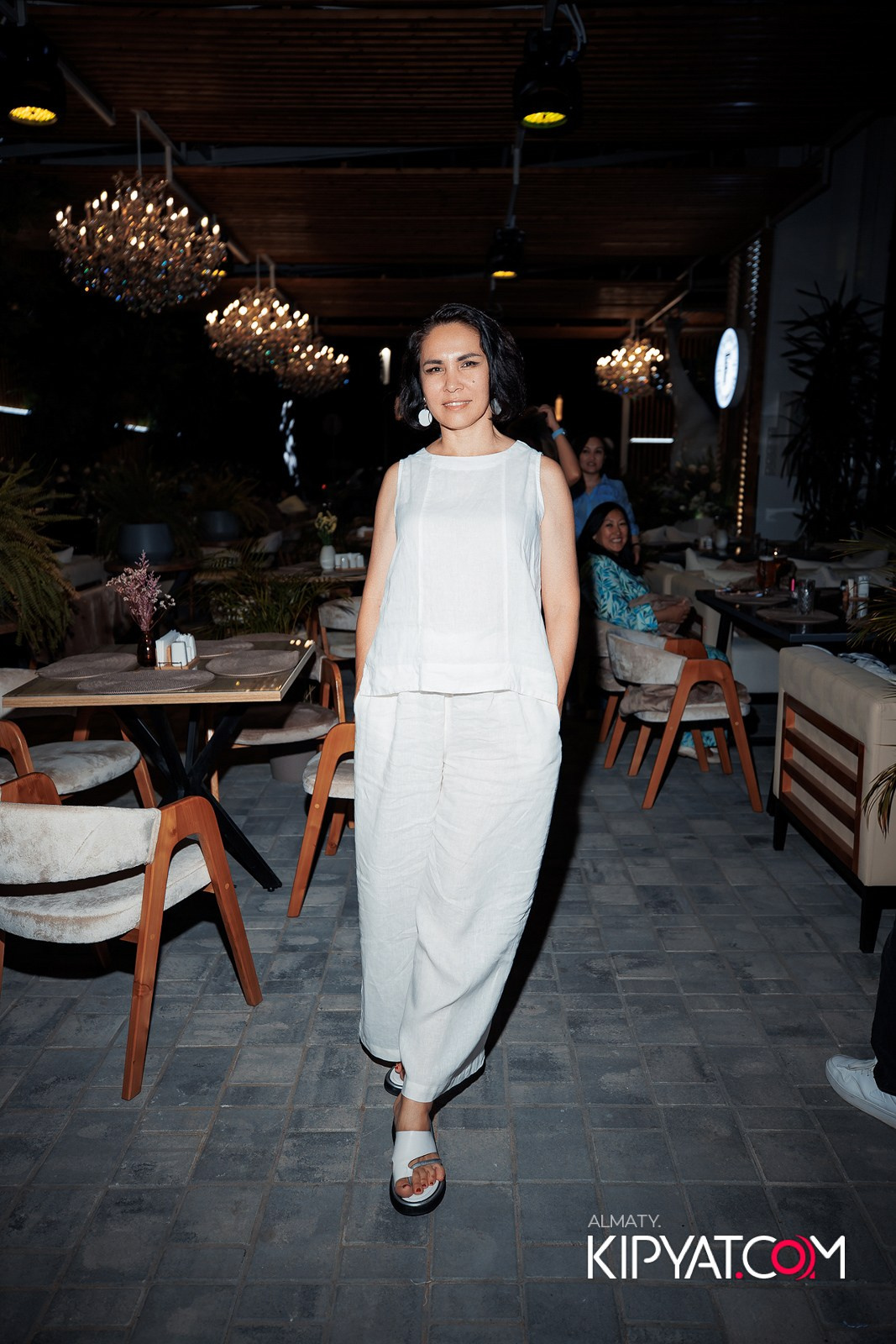 FRIENDS BAR & TERRACE. КИПЯТКОМ АЛМАТЫ!