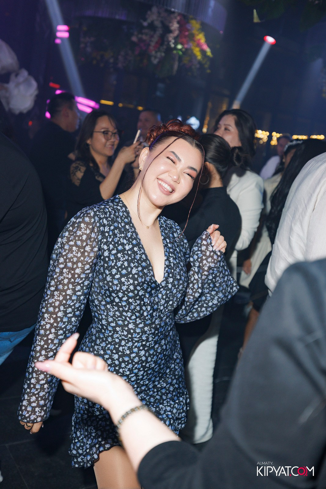 FRIENDS BAR & TERRACE. КИПЯТКОМ АЛМАТЫ! Фотосъемка мероприятий в Алматы