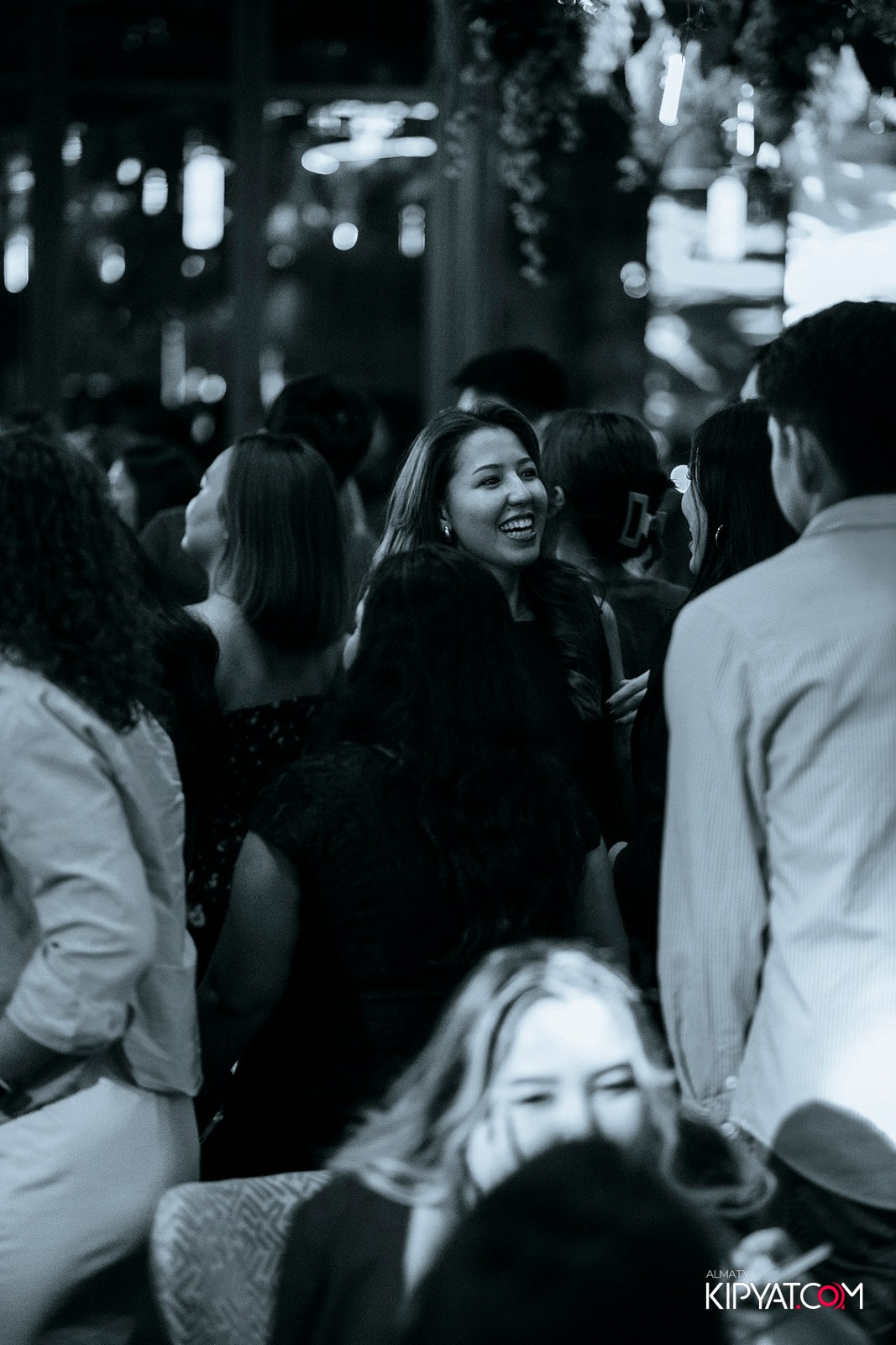 FRIENDS BAR & TERRACE. КИПЯТКОМ АЛМАТЫ!