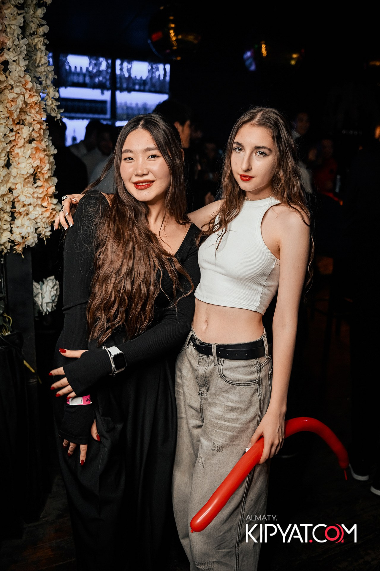 UYAT EMES BAR. КИПЯТКОМ АЛМАТЫ!