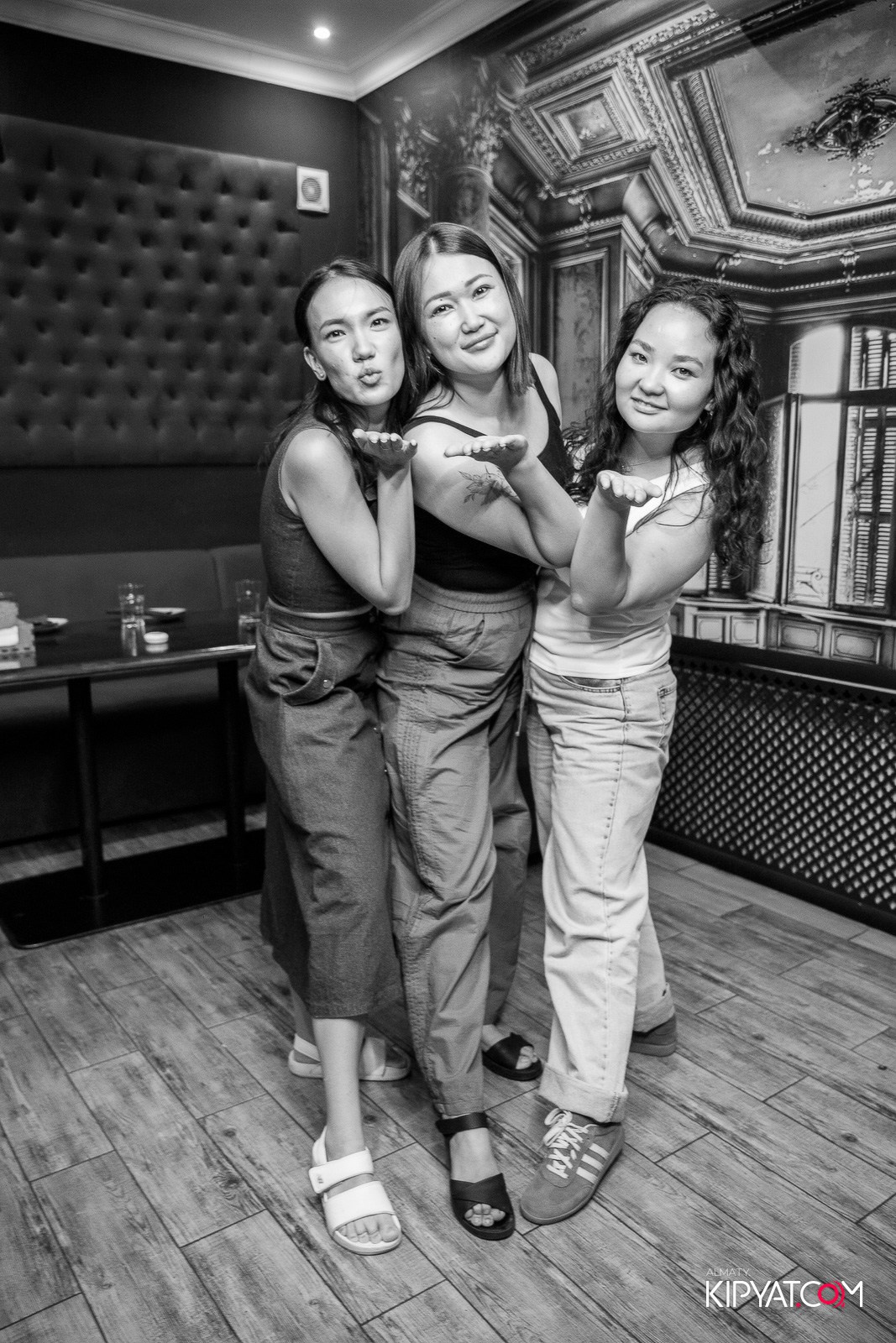 MYKONOS BAR. КИПЯТКОМ АЛМАТЫ!