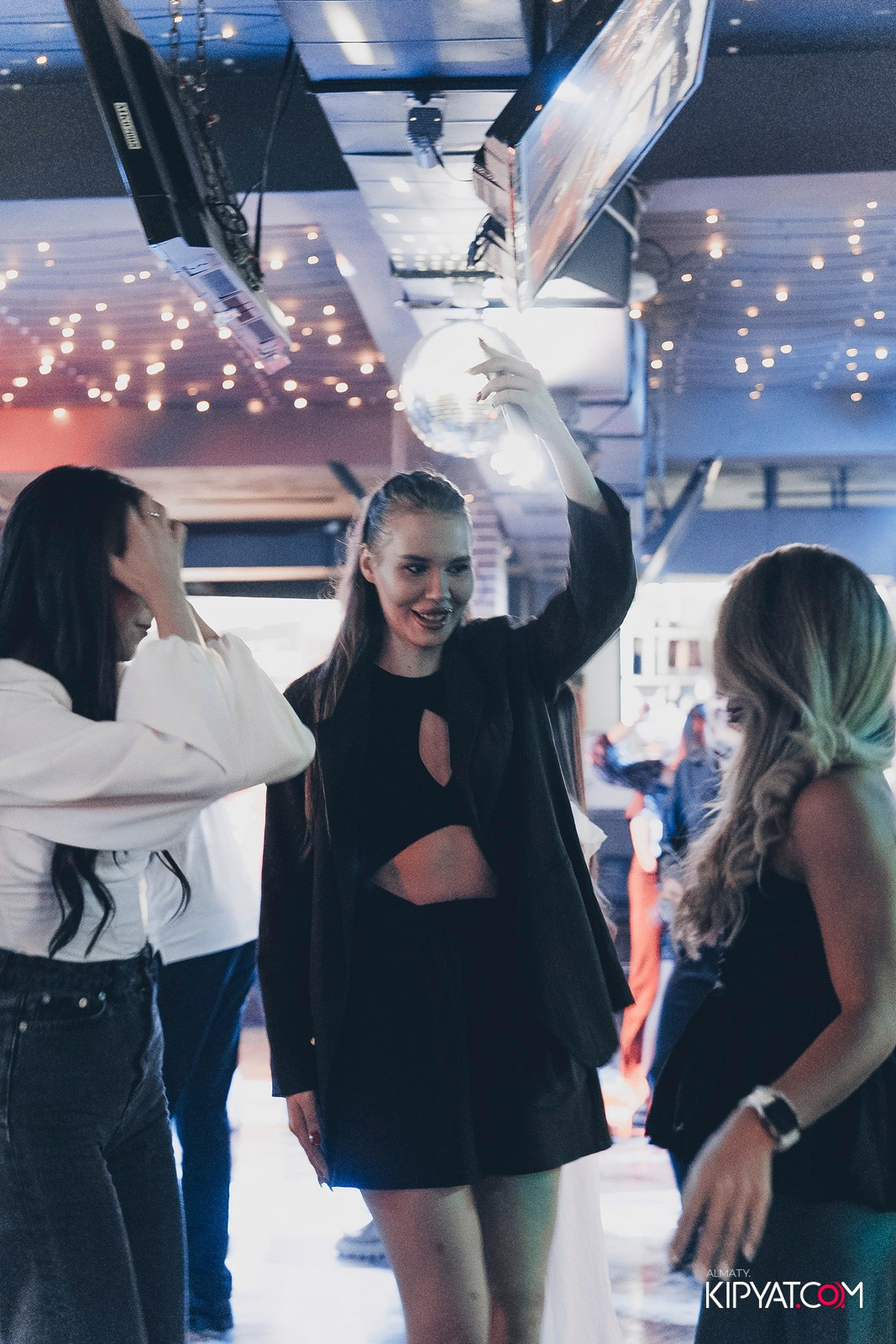 КАРАОКЕ DO RE MI. КИПЯТКОМ АЛМАТЫ!