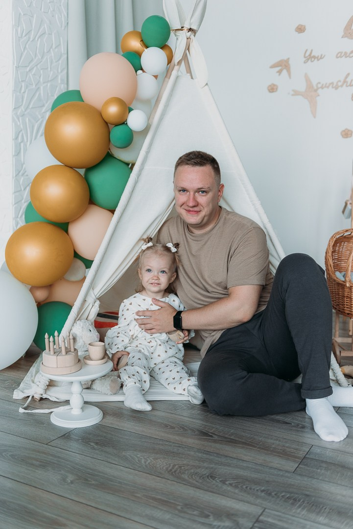 Еве 2 года. Студия Матур