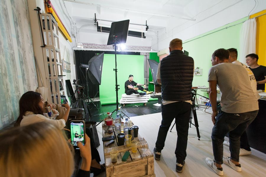 Хромакей. Фотостудия Алматы. Фотосъемка Алматы. Фотосессия Алматы. Фотокурсы. Обучение фотографии. Аренда студии