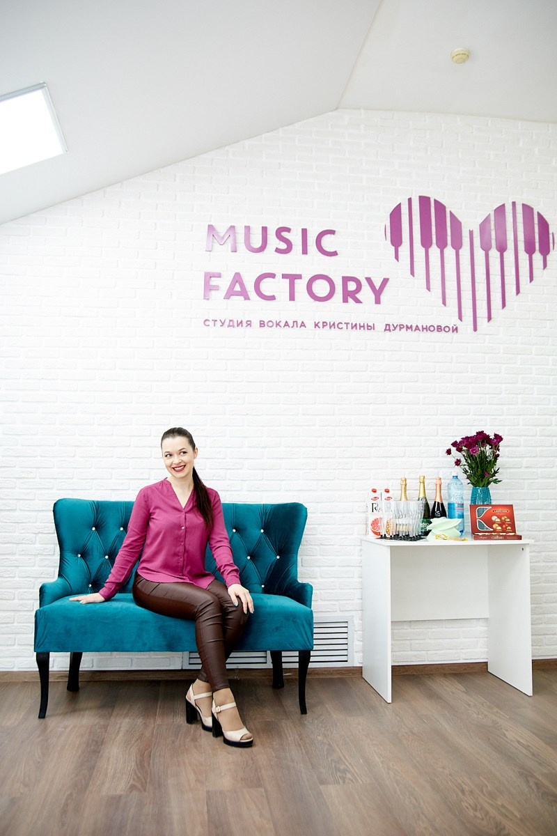 Репортаж с открытия школы вокала Кристины Дурмановой. Репортажный и женский фотограф в Новосибирске