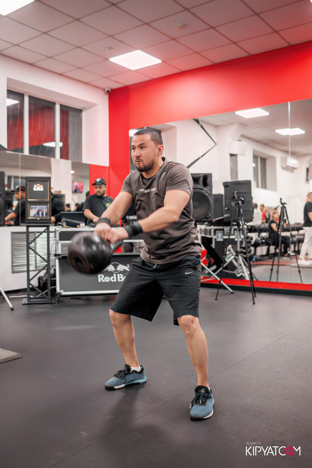 ДЕНЬ РОЖДЕНИЯ ФИТНЕС КЛУБА MIND OF BODY — НАМ 8 ЛЕТ. КИПЯТКОМ АЛМАТЫ!