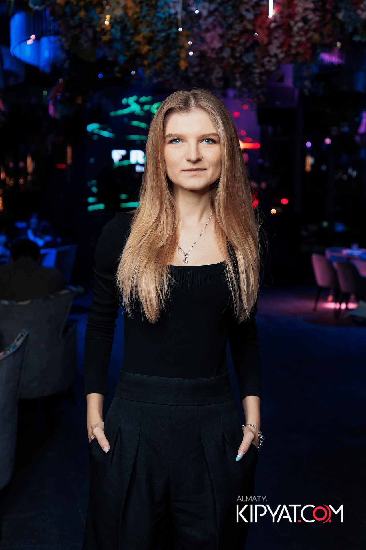 FRIENDS BAR & TERRACE. КИПЯТКОМ АЛМАТЫ! Фотосъемка мероприятий в Алматы