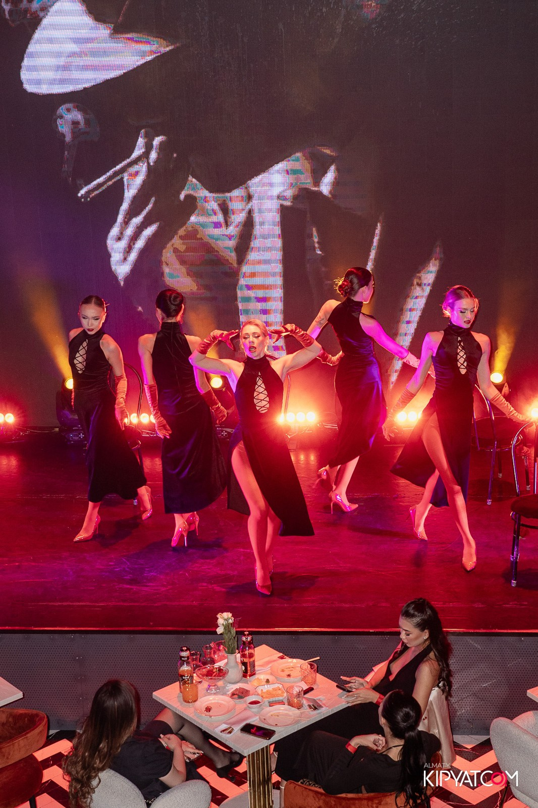 QUEEN. КИПЯТКОМ АЛМАТЫ!