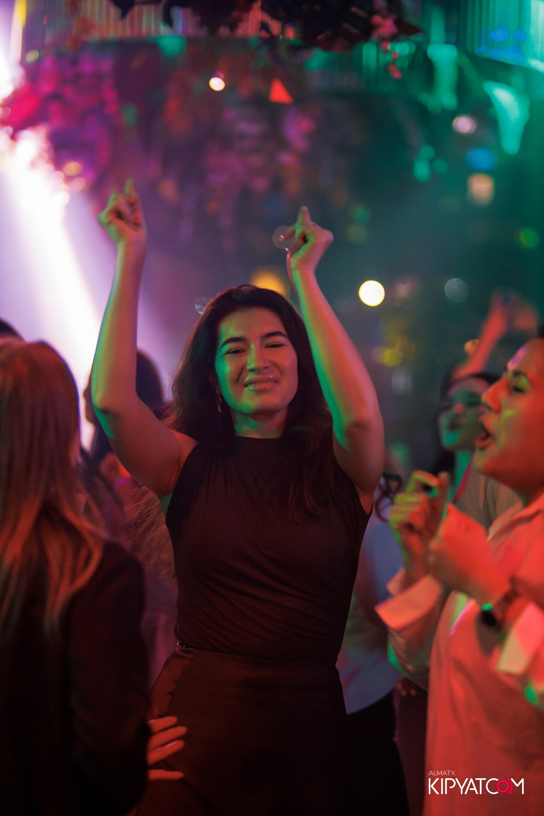 FRIENDS BAR & TERRACE. КИПЯТКОМ АЛМАТЫ!