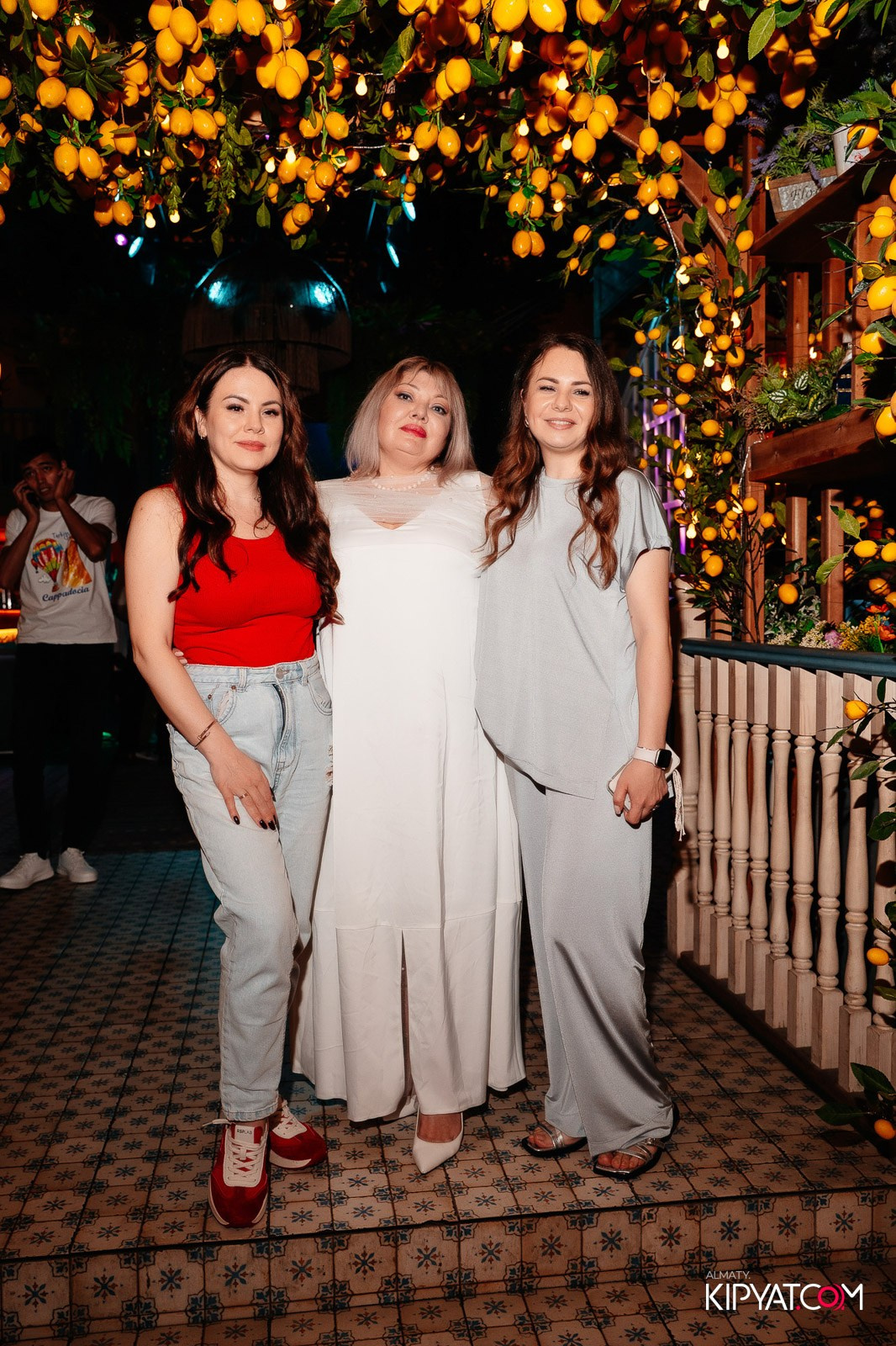 ГРУЗИНСКИЙ ДВОР НА КАБАНБАЙ БАТЫРА. КИПЯТКОМ АЛМАТЫ!