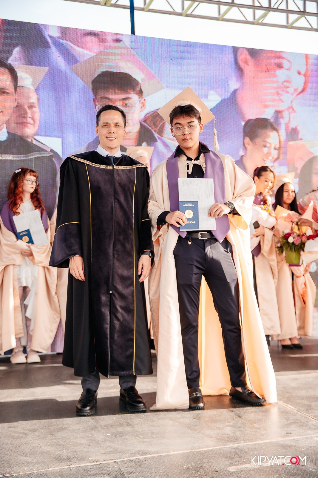 ВРУЧЕНИЕ ДИПЛОМОВ — НАРХОЗ КОЛЛЕДЖ. Part 3. КИПЯТКОМ АЛМАТЫ!