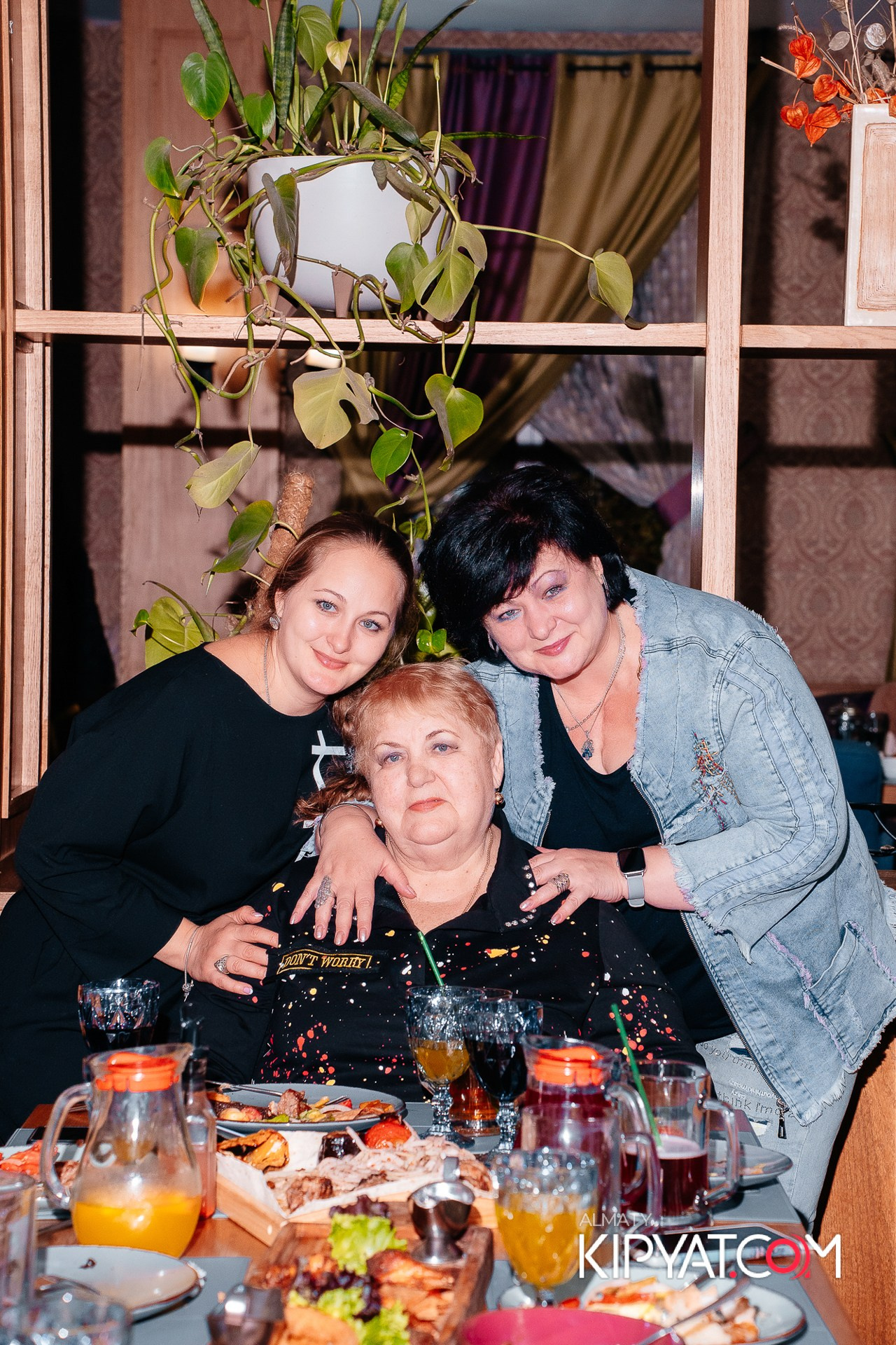 Munchen на Сейфуллина. КИПЯТКОМ АЛМАТЫ!