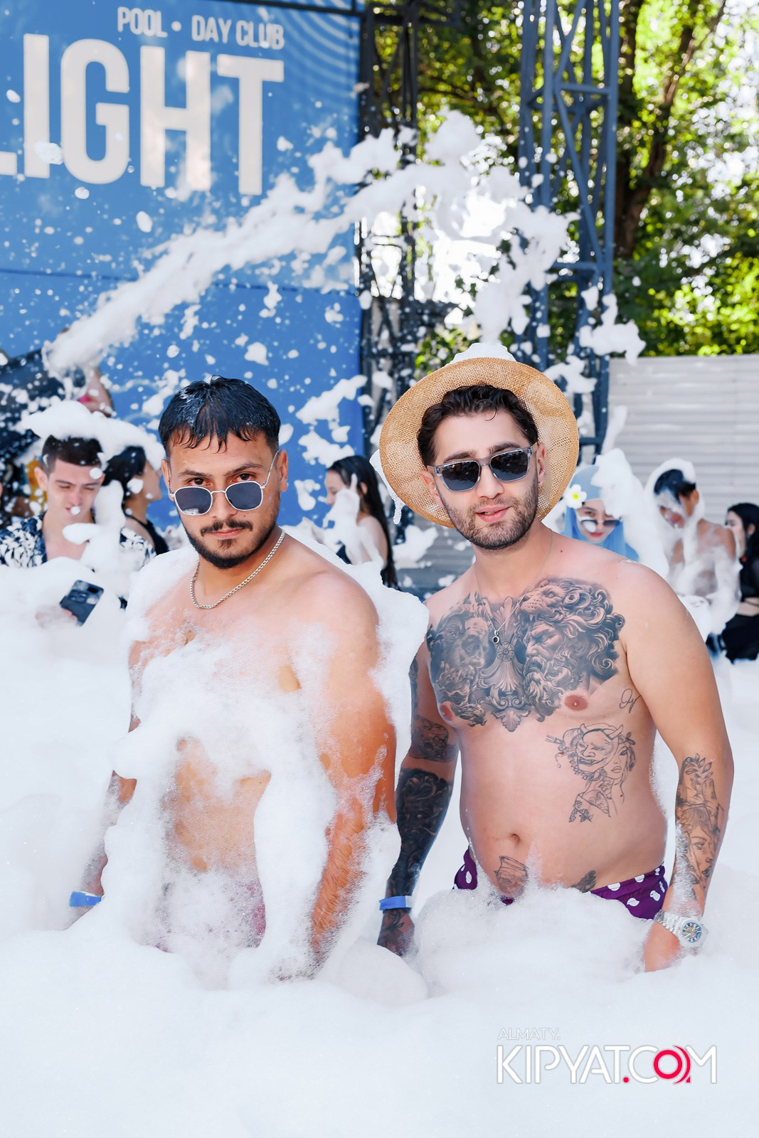 ПЕННАЯ ВЕЧЕРИНКА/ДЫМОВОЕ ШОУ/БАССЕЙН DELIGHT POOL. КИПЯТКОМ АЛМАТЫ!