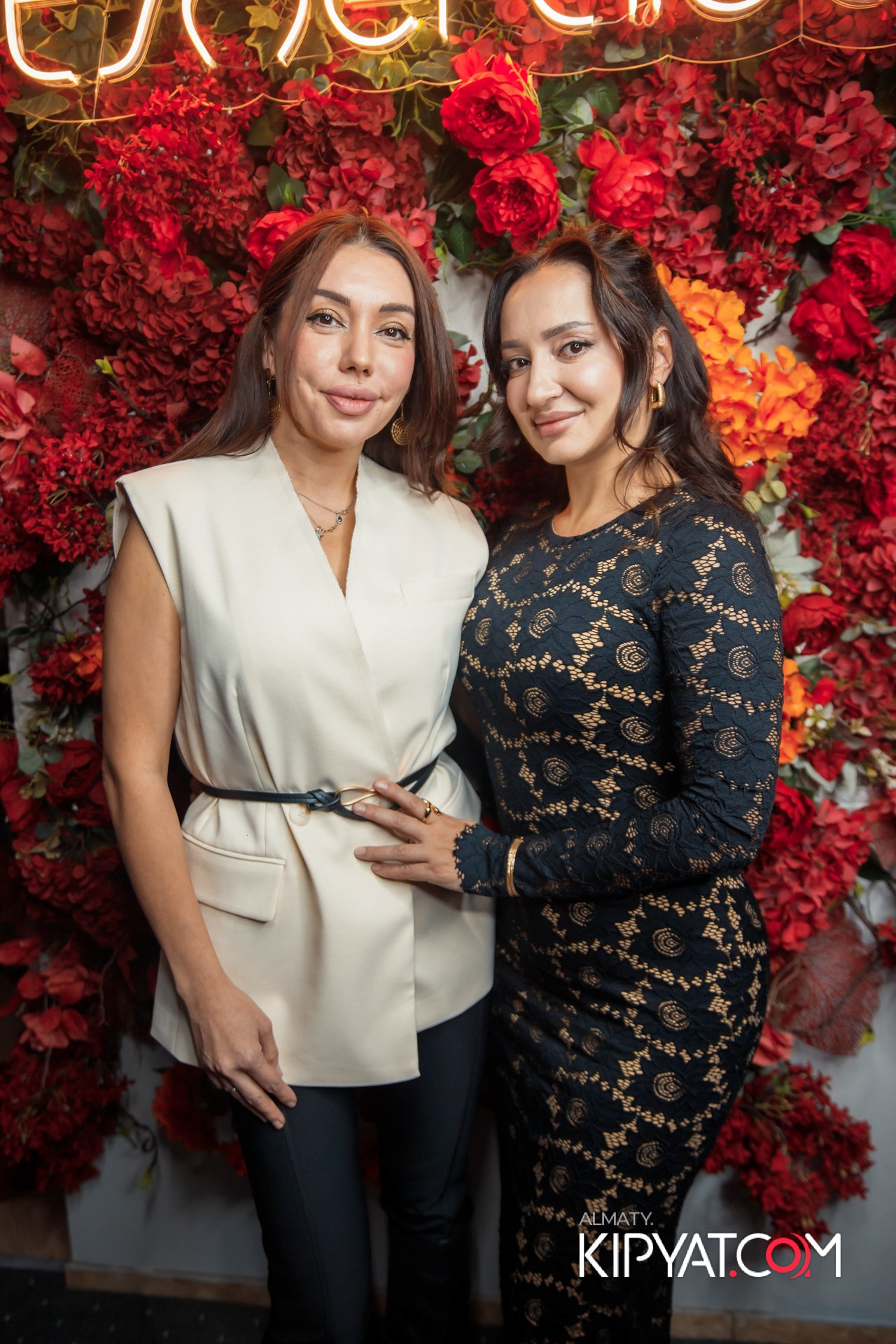 ДЕНЬ РОЖДЕНИЯ КАФЕ ЭСМИРАЛЬДА. КИПЯТКОМ АЛМАТЫ!