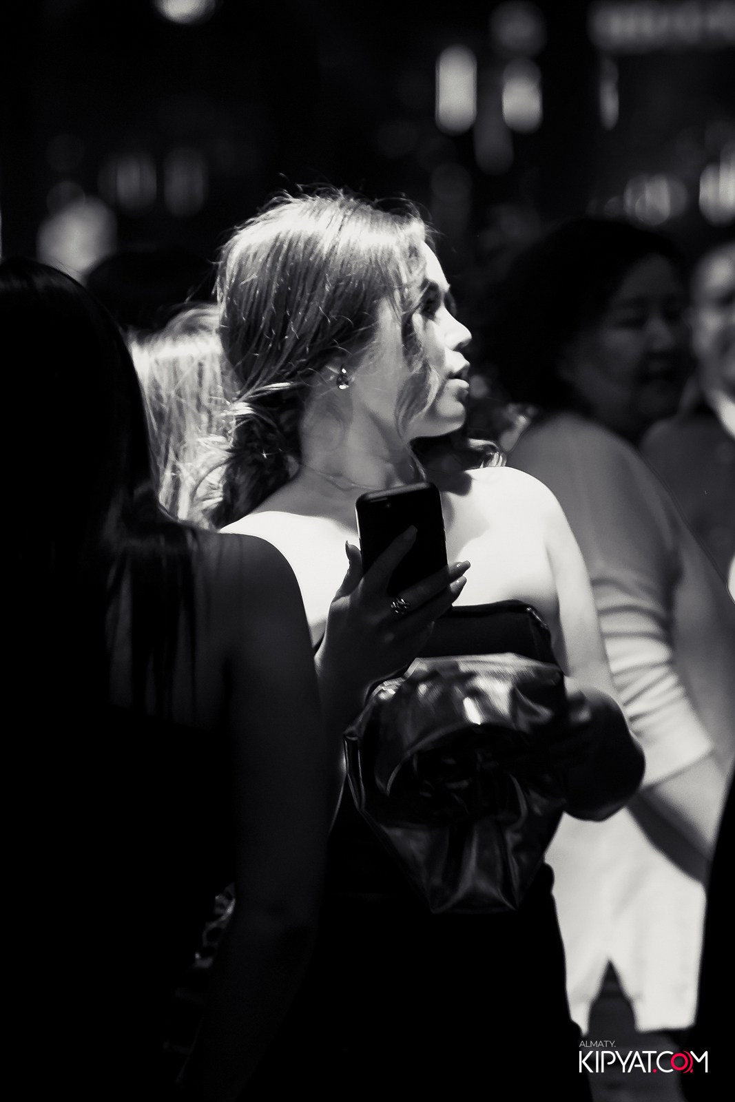 FRIENDS BAR & TERRACE. КИПЯТКОМ АЛМАТЫ!