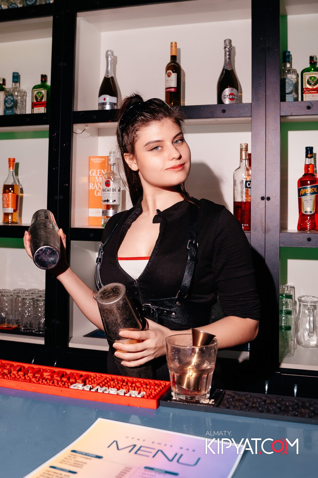 UYAT EMES BAR. КИПЯТКОМ АЛМАТЫ!