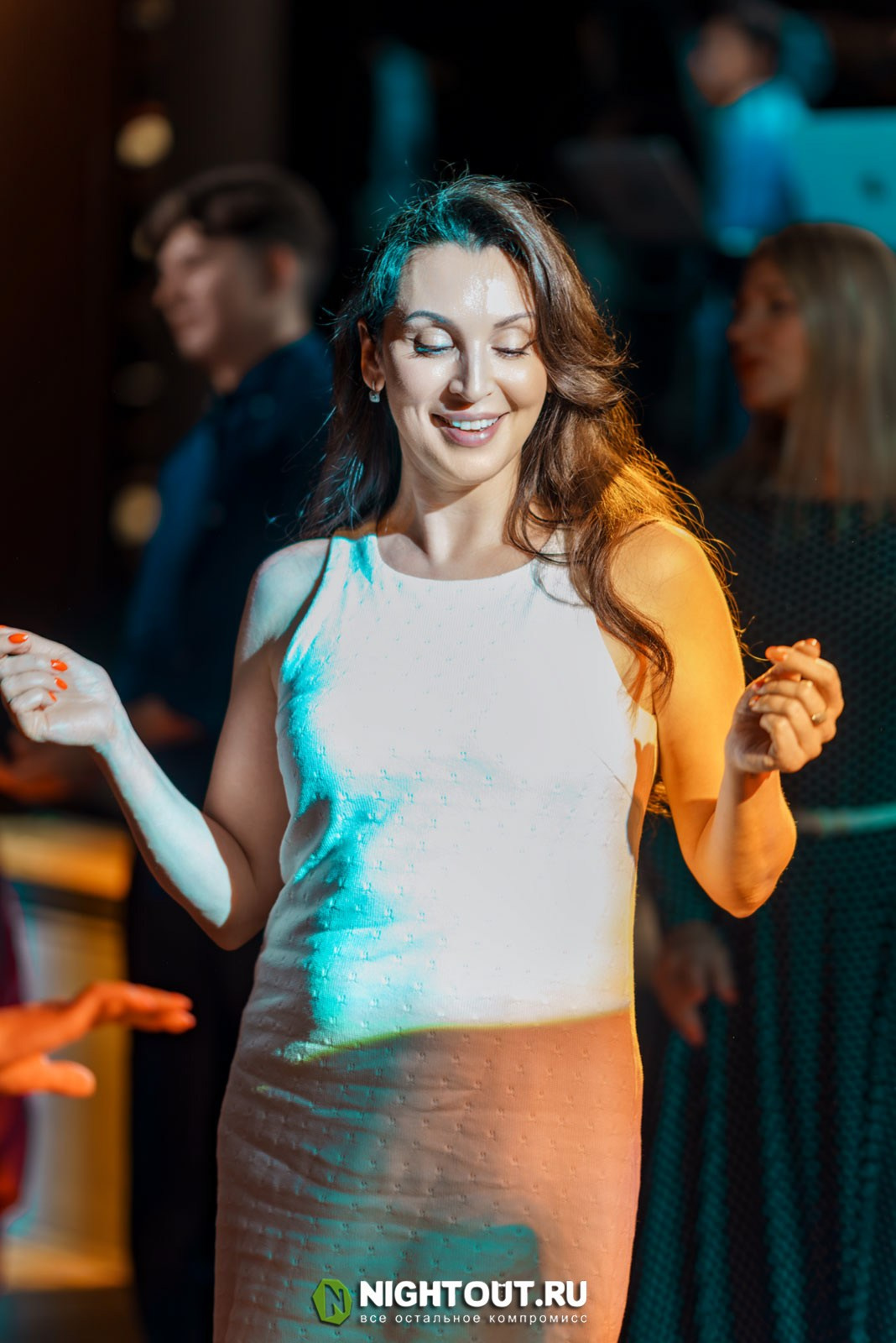 MOSCOW NEVER SLEEP. NIGHTOUT.RU Журнал о ночной жизни города