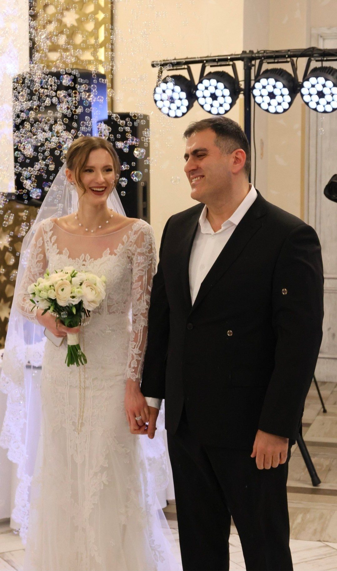 ЛЮБОВЬ СПАСЁТ МИР ♥️