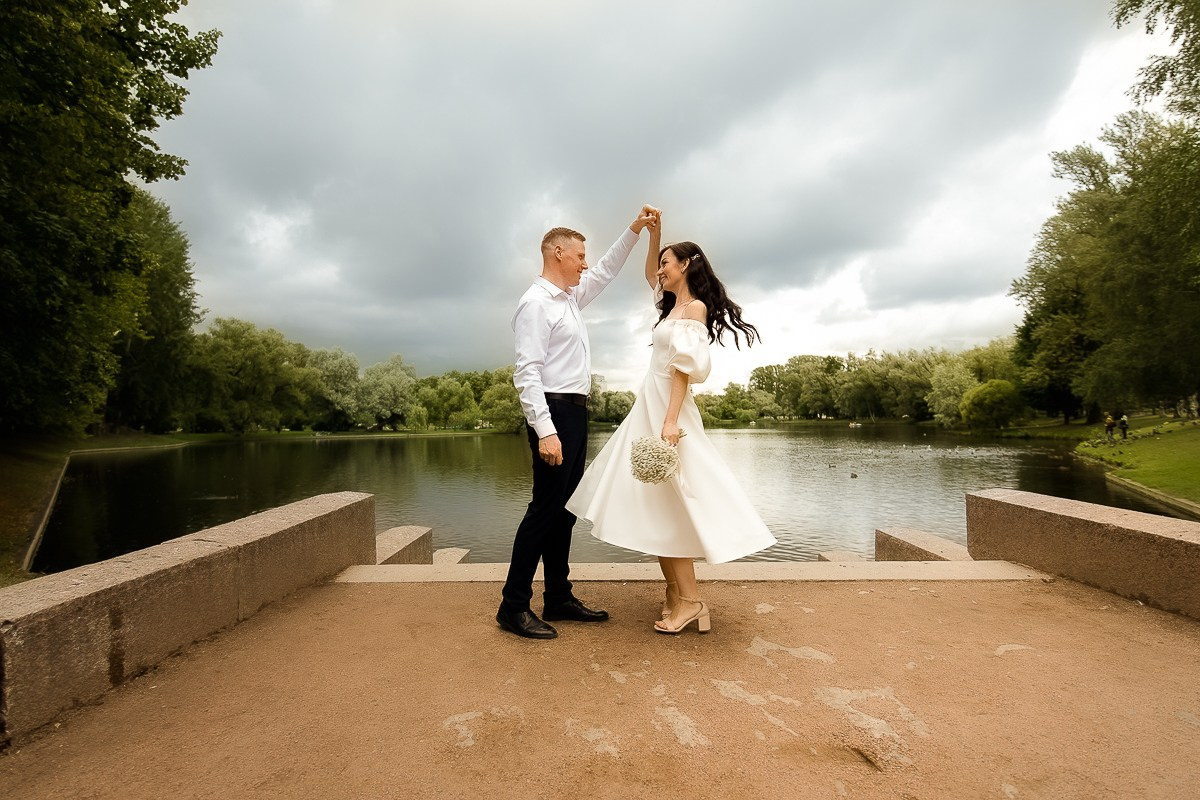 Утро невесты: почему это не разогрев перед свадьбой, а отдельная история в кадре. Свадебный фотограф — Санкт-Петербург (СПб) Питер