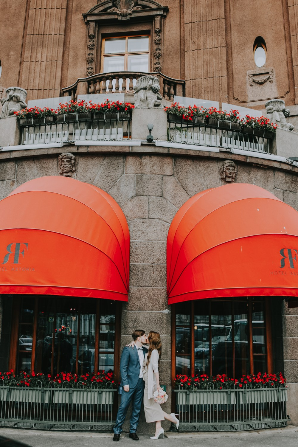 Свадебный фотограф в Санкт Петербурге, Москве. Фотограф крещение венчание в Петербурге! Помогает подобрать храм и посоветовал душевного батюшку в СПб